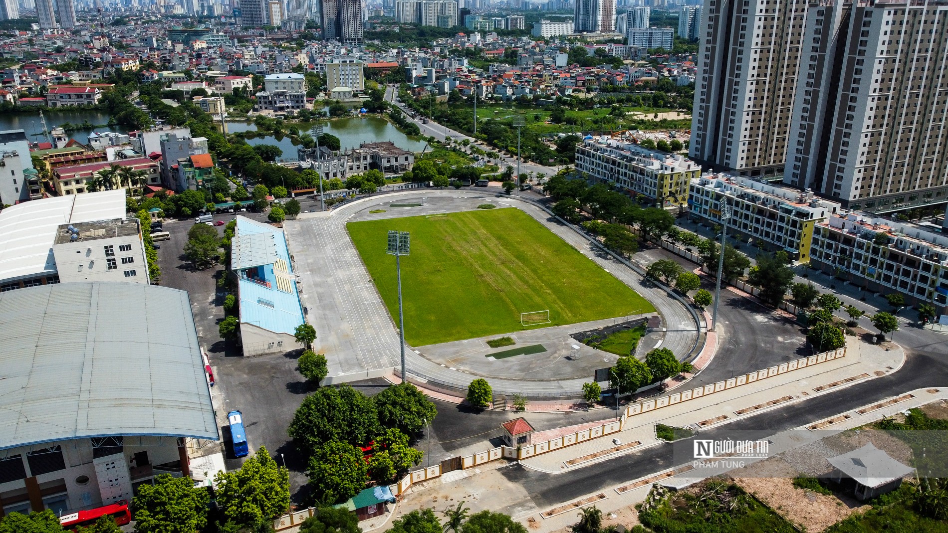 Dân sinh - Hà Nội: Bến xe, sân vận động thành nơi trung chuyển nông sản (Hình 11).