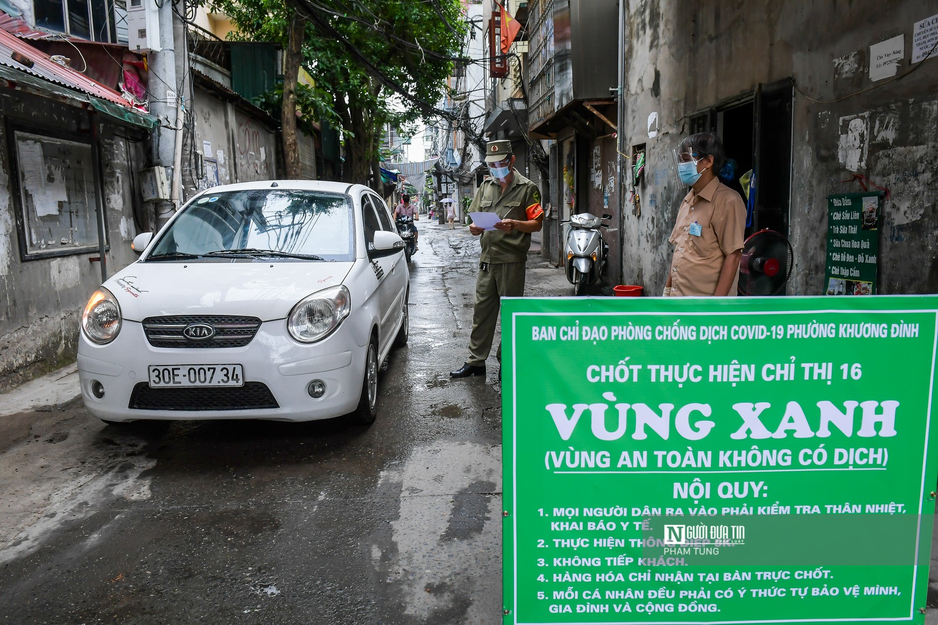 Bĩnh tĩnh sống - Cụ bà 95 tuổi ngồi xe lăn trực chốt “vùng xanh” (Hình 9).