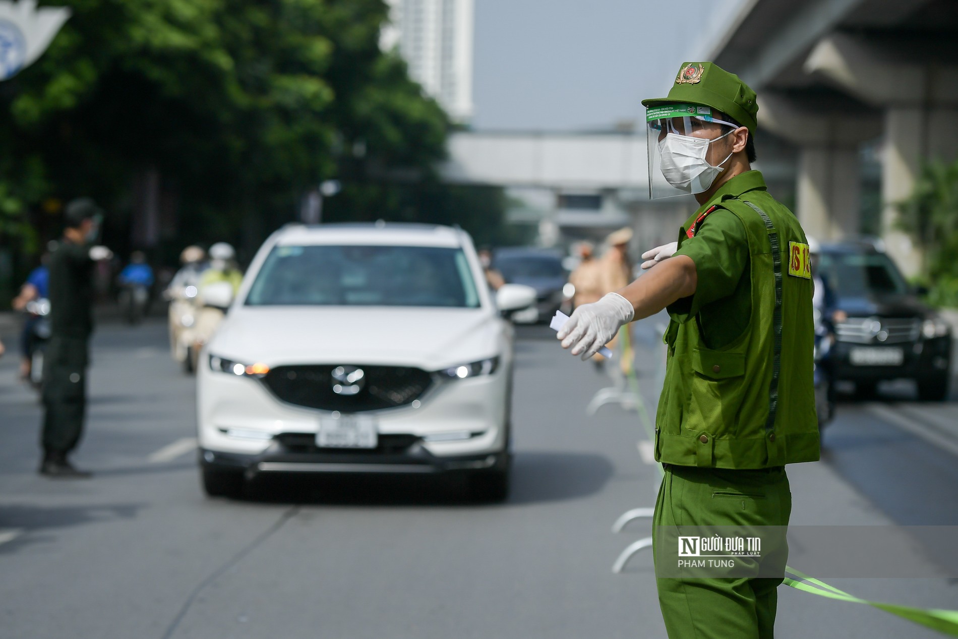 Dân sinh - Hà Nội: Tổ công tác liên ngành xử lý nhiều trường hợp ra đường không lý do (Hình 3).