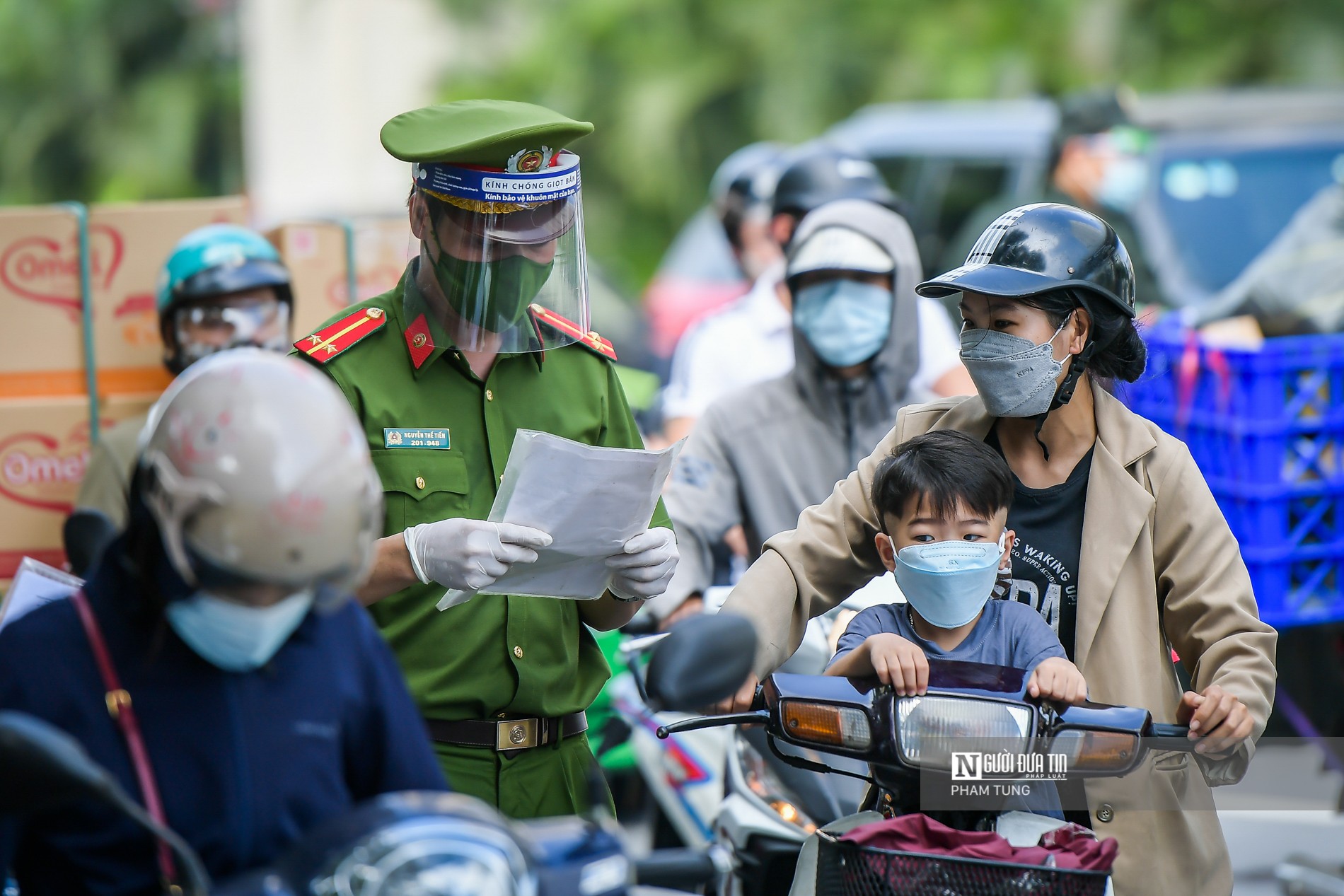 Dân sinh - Hà Nội: Tổ công tác liên ngành xử lý nhiều trường hợp ra đường không lý do (Hình 7).