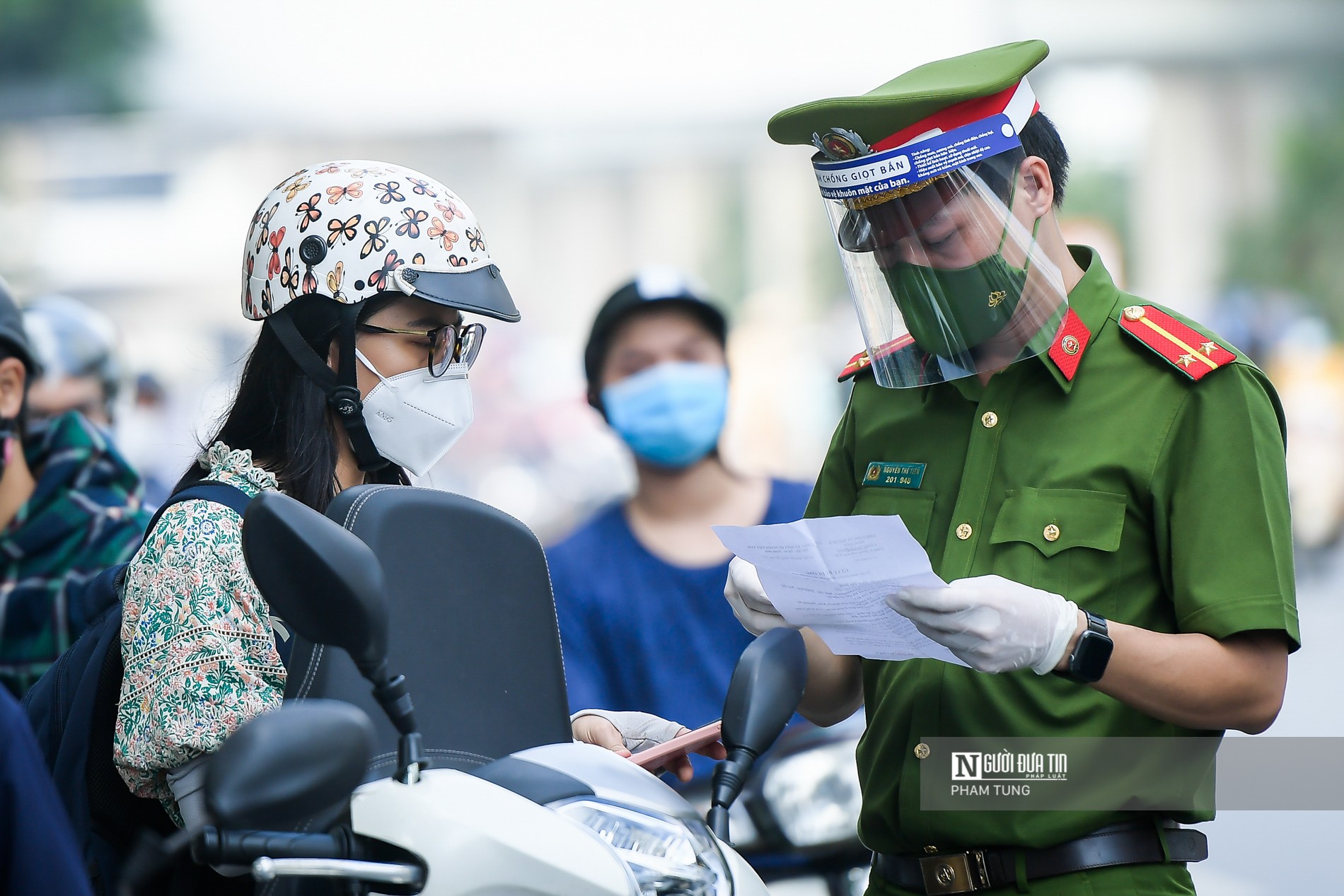 Dân sinh - Hà Nội: Tổ công tác liên ngành xử lý nhiều trường hợp ra đường không lý do (Hình 9).