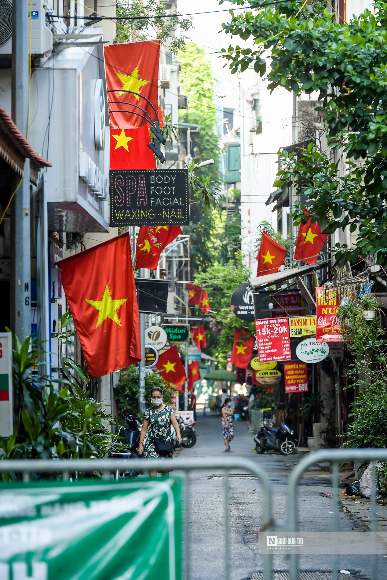 Sự kiện - “Treo cờ ngày Quốc khánh thiêng liêng lắm” (Hình 13).