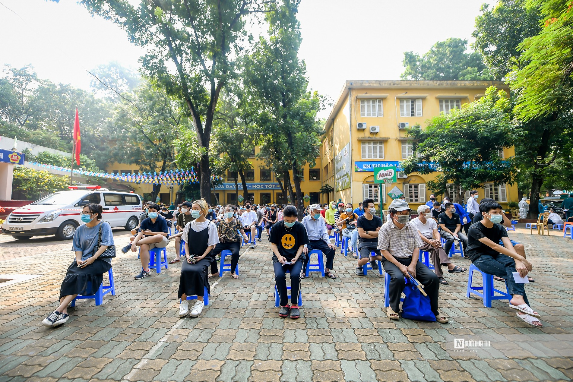 Sự kiện - Hà Nội: Nhiều phường hoàn thành sớm tiêm vắc-xin phòng Covid-19 (Hình 8).