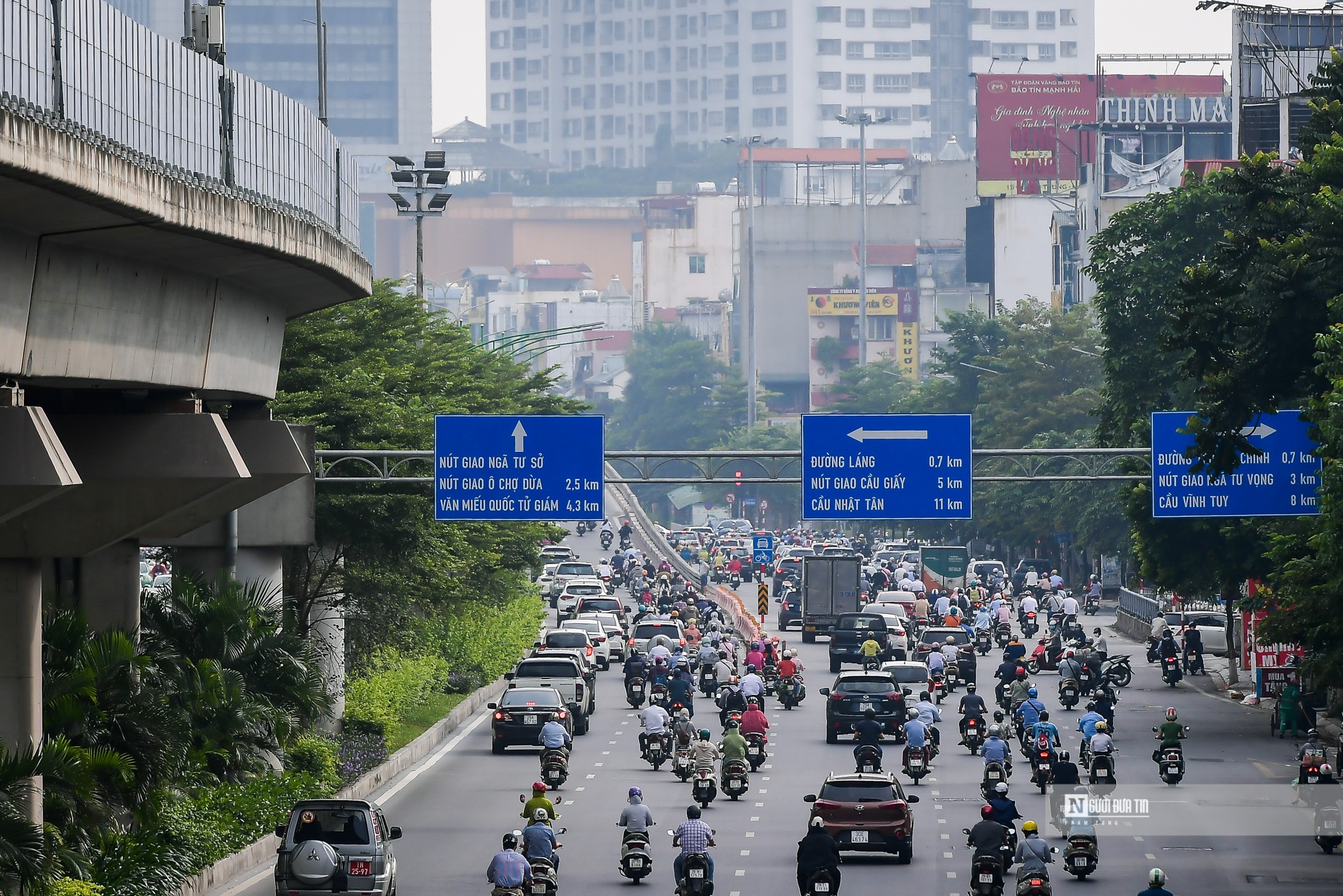 Sự kiện - Đường phố Hà Nội đông đúc trước ngày hết giãn cách đợt 4 (Hình 6).