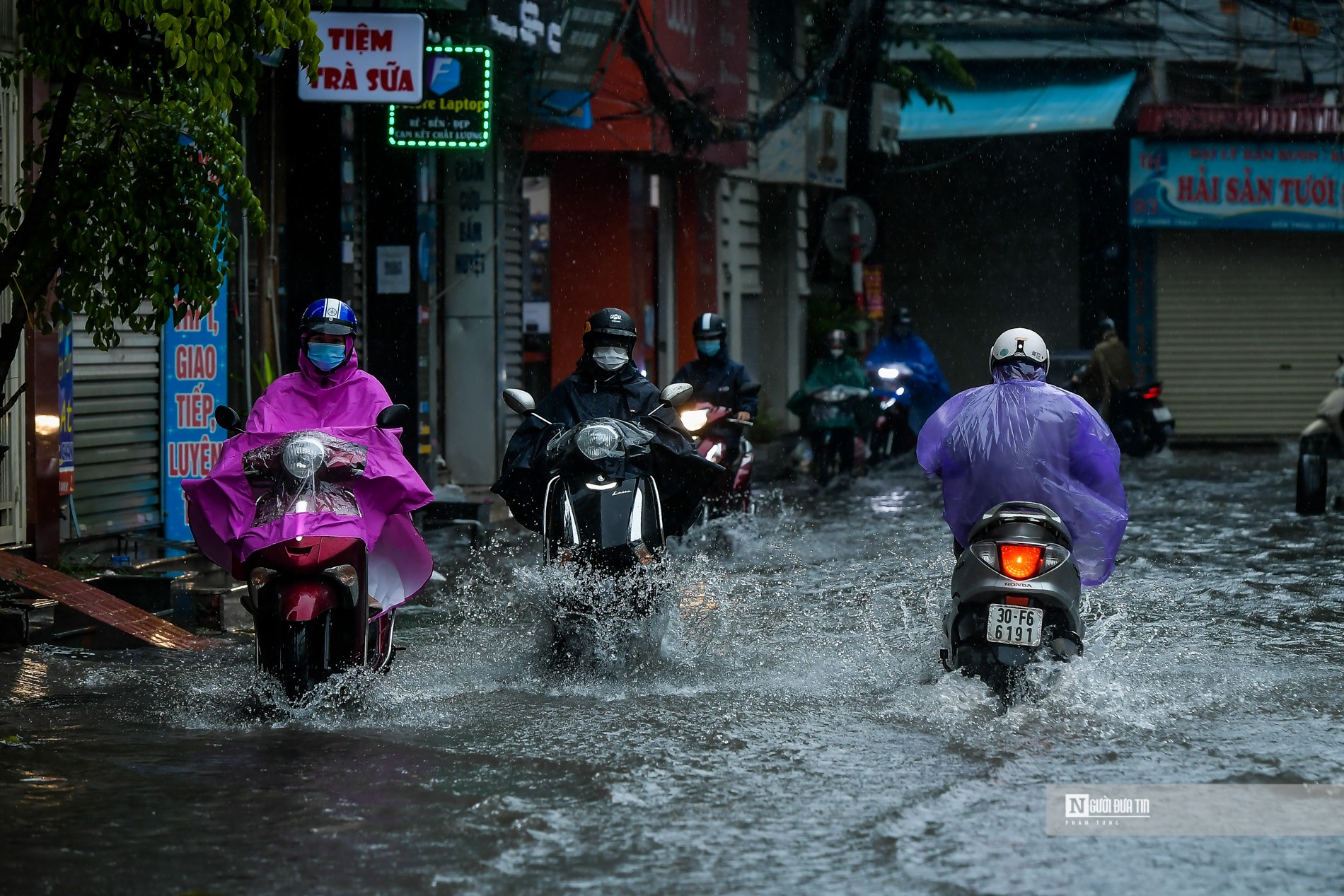 Sự kiện - Hà Nội mưa rét, đường phố ùn tắc sáng đầu tuần (Hình 16).