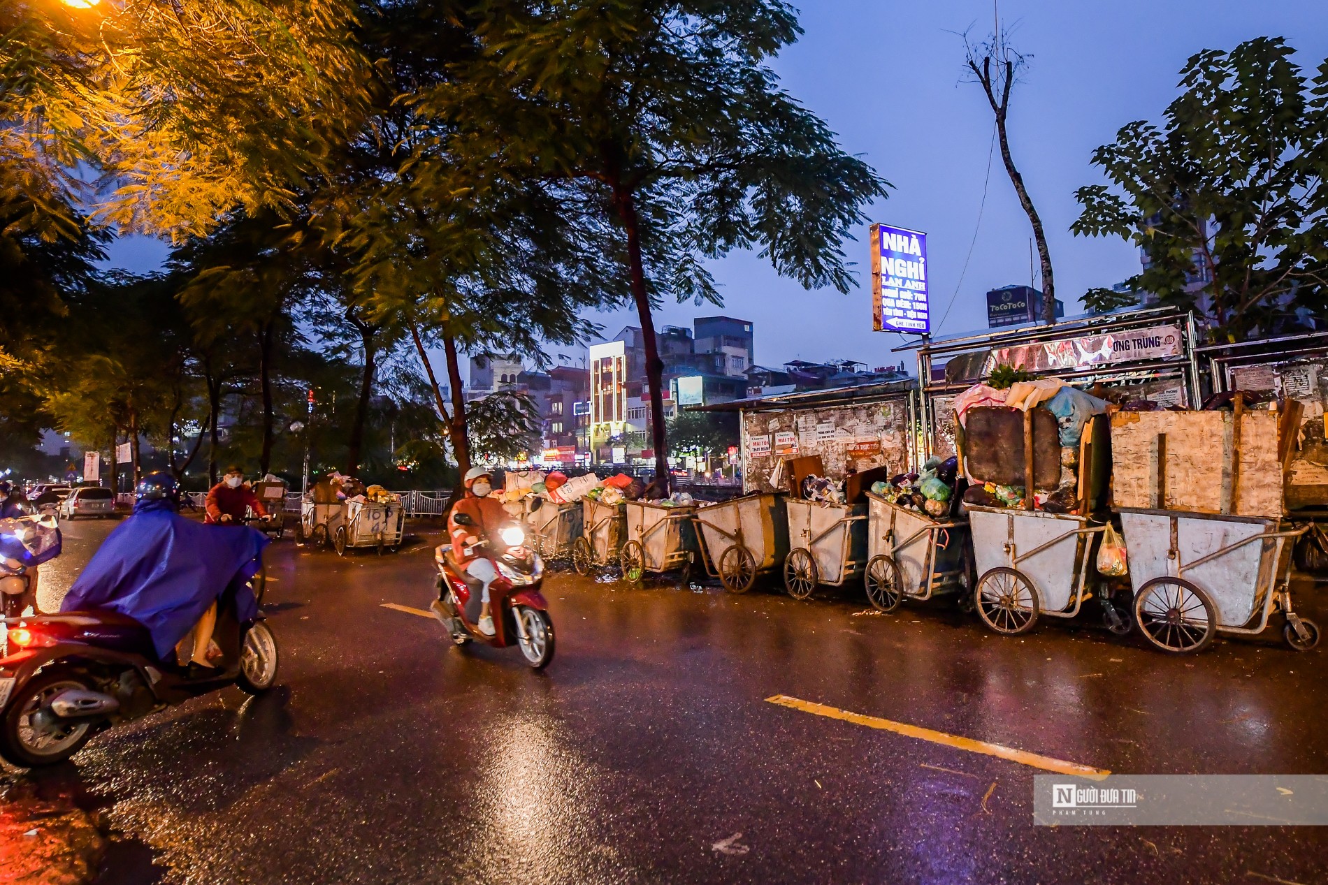 Dân sinh - Rác thải ùn ứ trên nhiều tuyến phố Thủ đô (Hình 13).