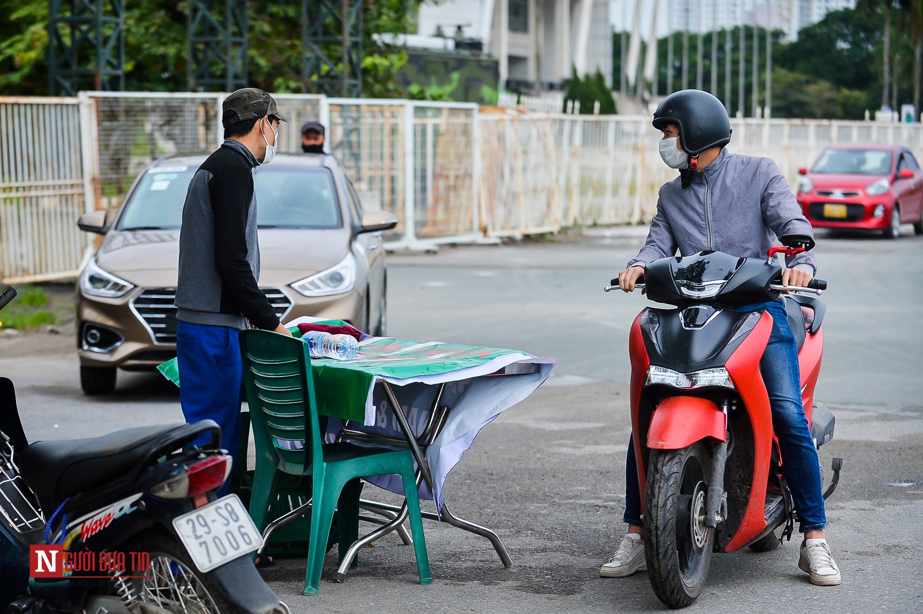 Bóng đá Việt Nam - Phe vé 'méo mặt' trước trận Việt Nam - Nhật Bản (Hình 5).