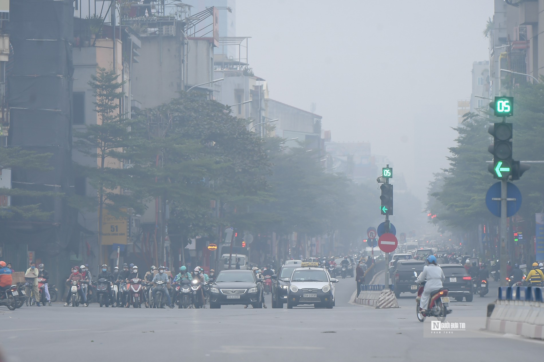 Môi trường - Hà Nội mù mịt do ô nhiễm không khí mức độ cao (Hình 12).