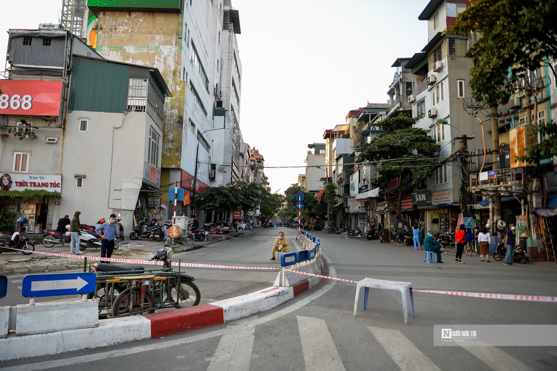 Sự kiện - Hà Nội: Tạm rào một đoạn đường La Thành, xét nghiệm cho người dân