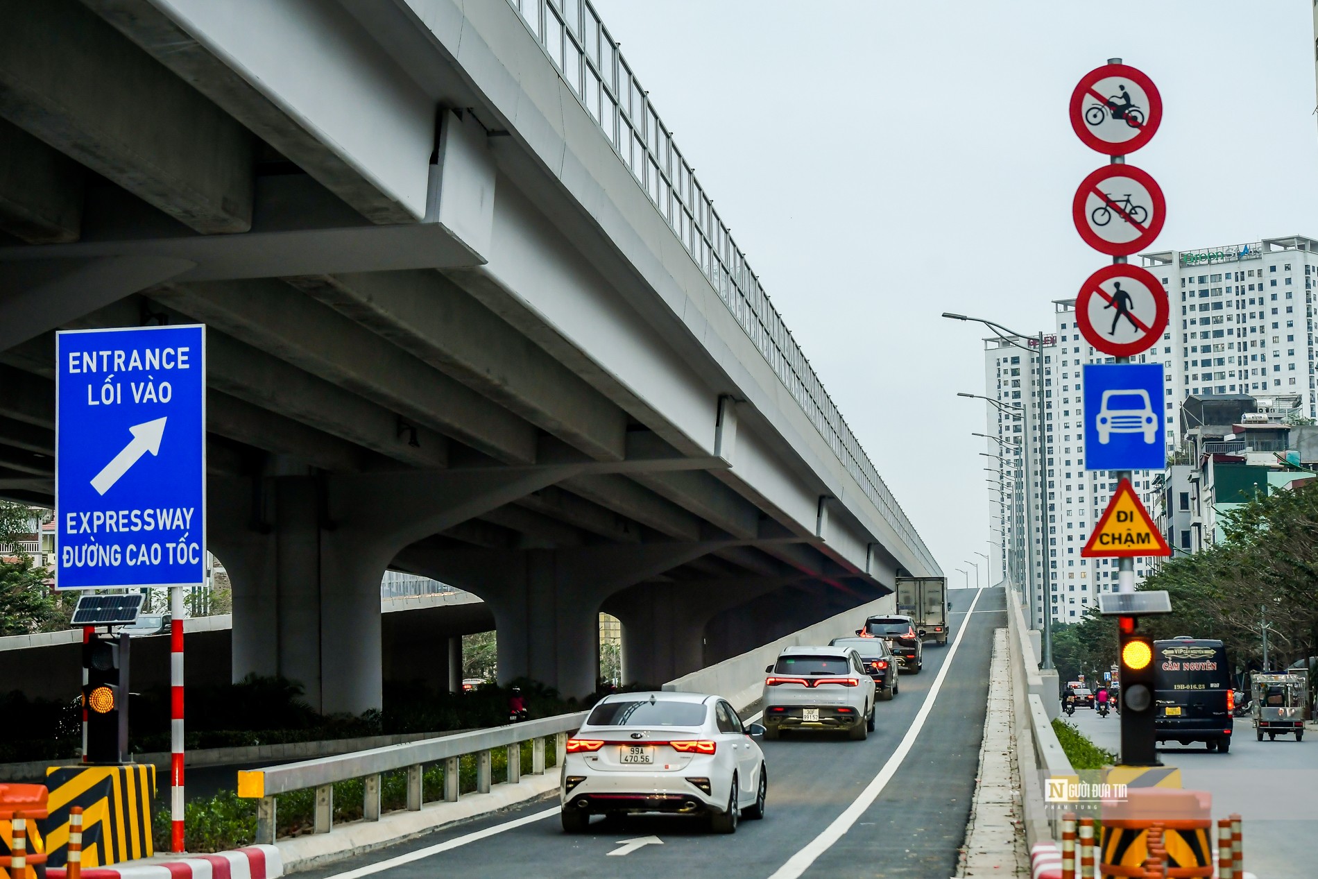 Sự kiện - Thông xe 6 nhánh lên xuống cầu cạn Mai Dịch – Nam Thăng Long (Hình 5).