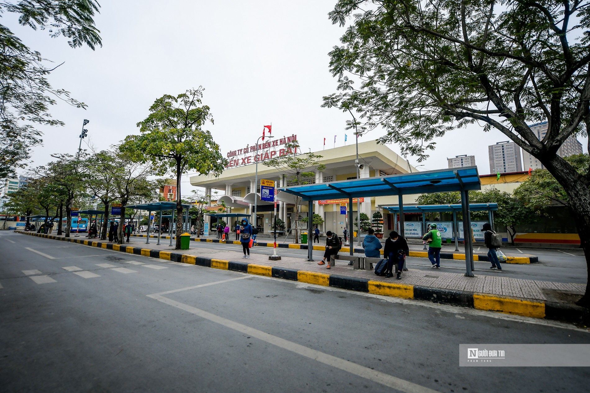 Dân sinh - Hà Nội: Xe khách 'chở gió' về quê