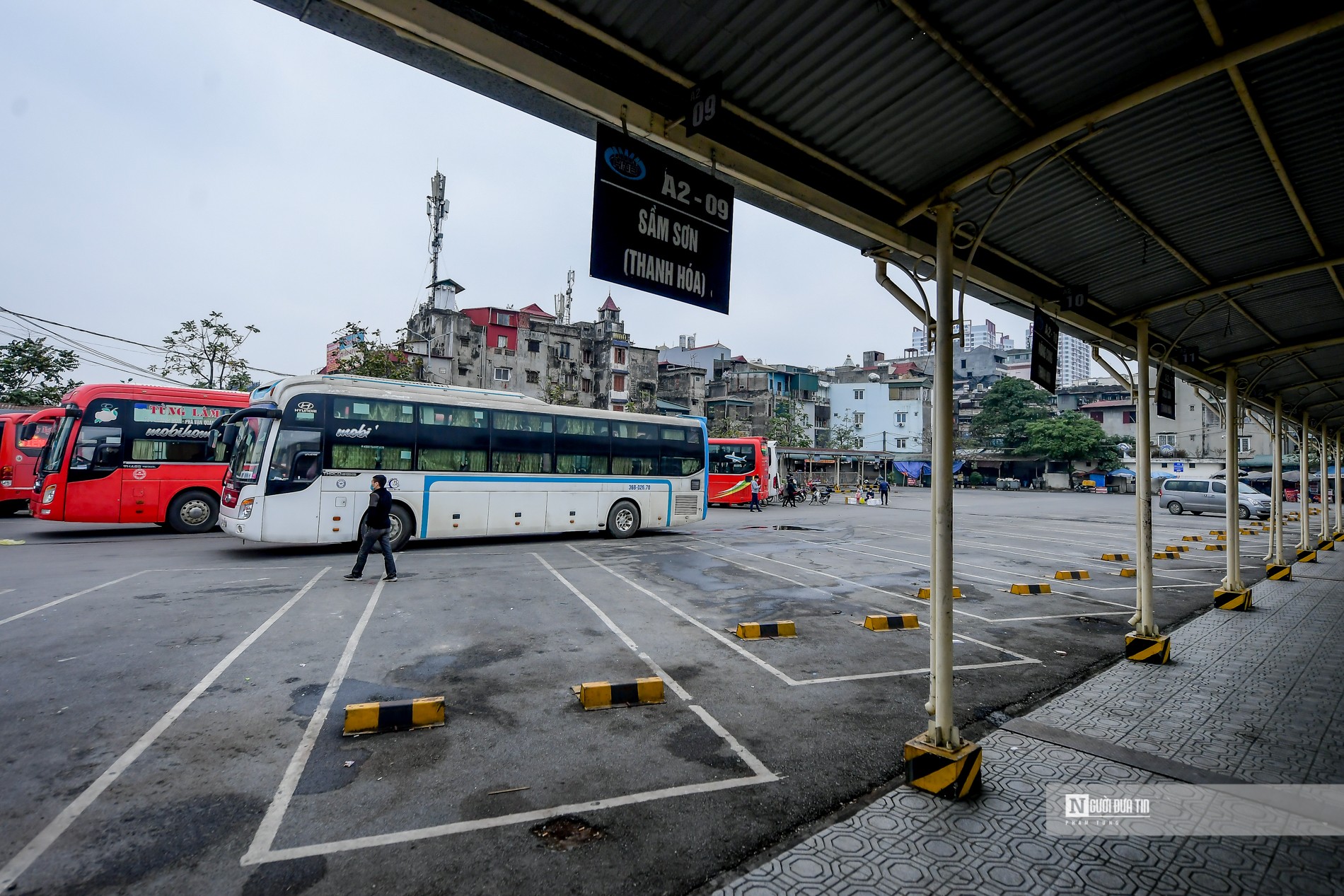 Dân sinh - Hà Nội: Xe khách 'chở gió' về quê (Hình 12).