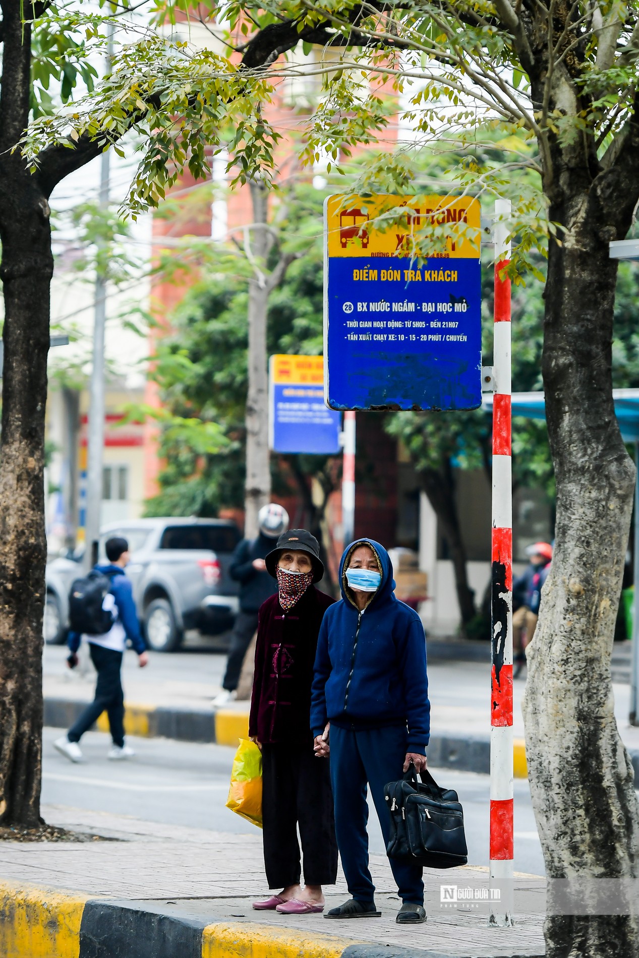 Dân sinh - Hà Nội: Xe khách 'chở gió' về quê (Hình 10).