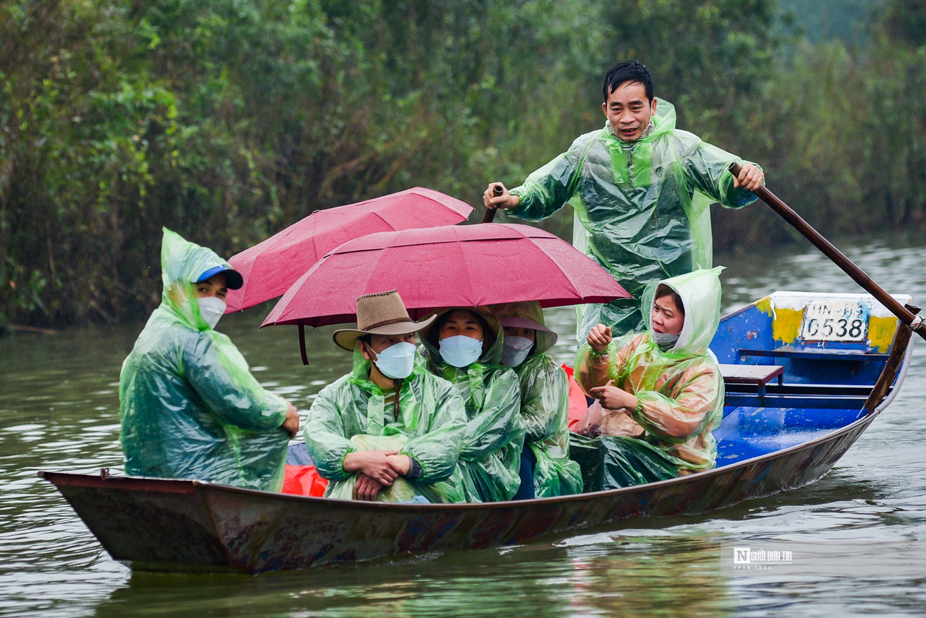 Dân sinh - Tấp nập du khách vãn cảnh chùa Hương ngày đầu mở cửa  (Hình 5).