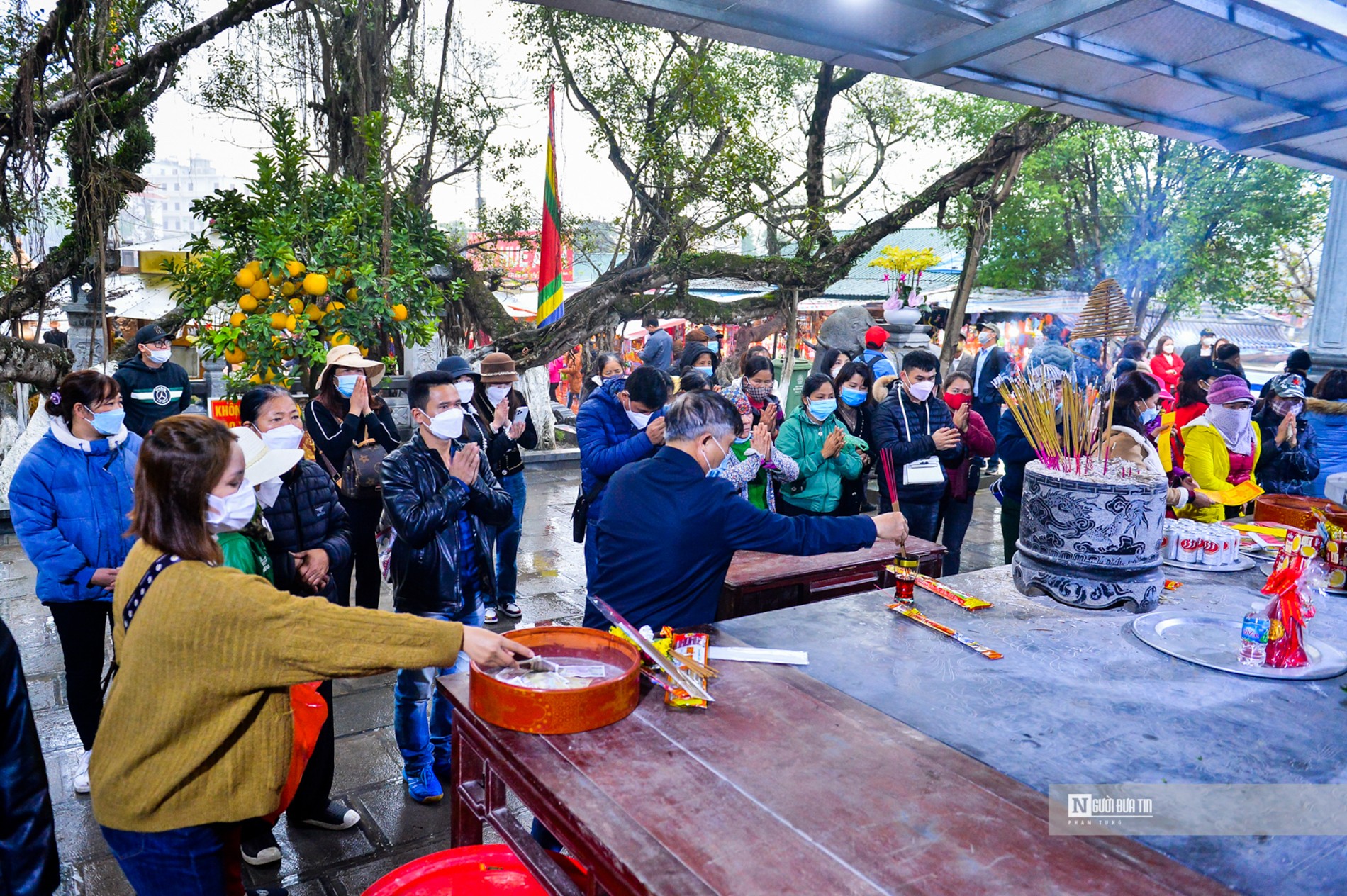 Dân sinh - Tấp nập du khách vãn cảnh chùa Hương ngày đầu mở cửa  (Hình 7).