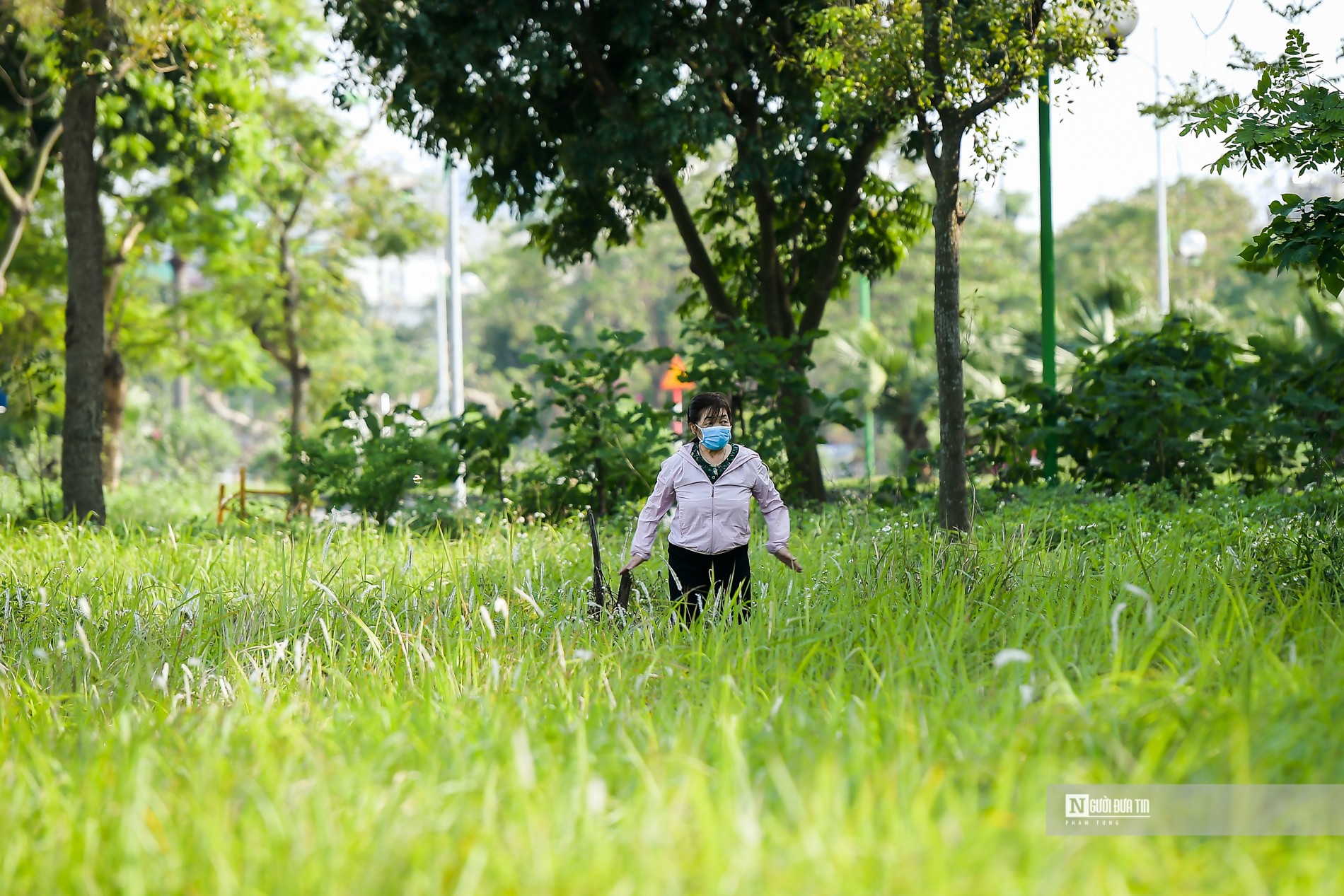 Dân sinh - Hà Nội:  Bên trong công viên 70 tỷ bỏ hoang, xuống cấp nghiêm trọng (Hình 14).