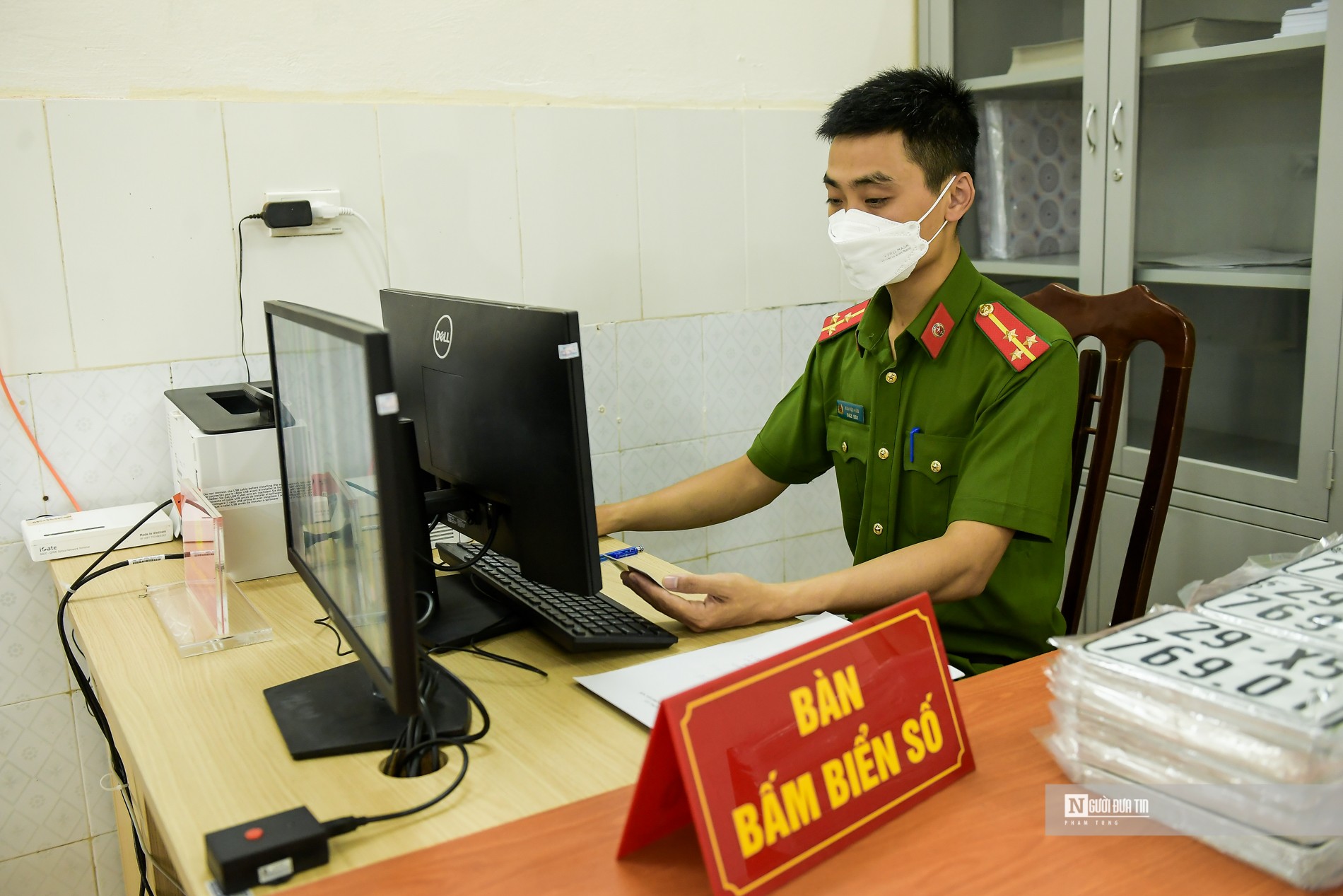 Sự kiện - 10 phút để đăng ký, bấm biển  xe máy ở công an xã (Hình 7).