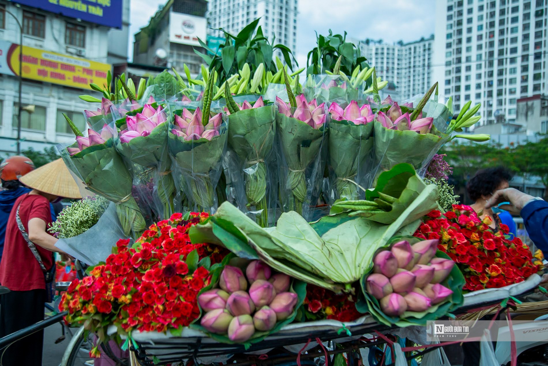 Dân sinh - Rượu nếp, hoa quả đắt hàng dịp Tết Đoan ngọ (Hình 10).