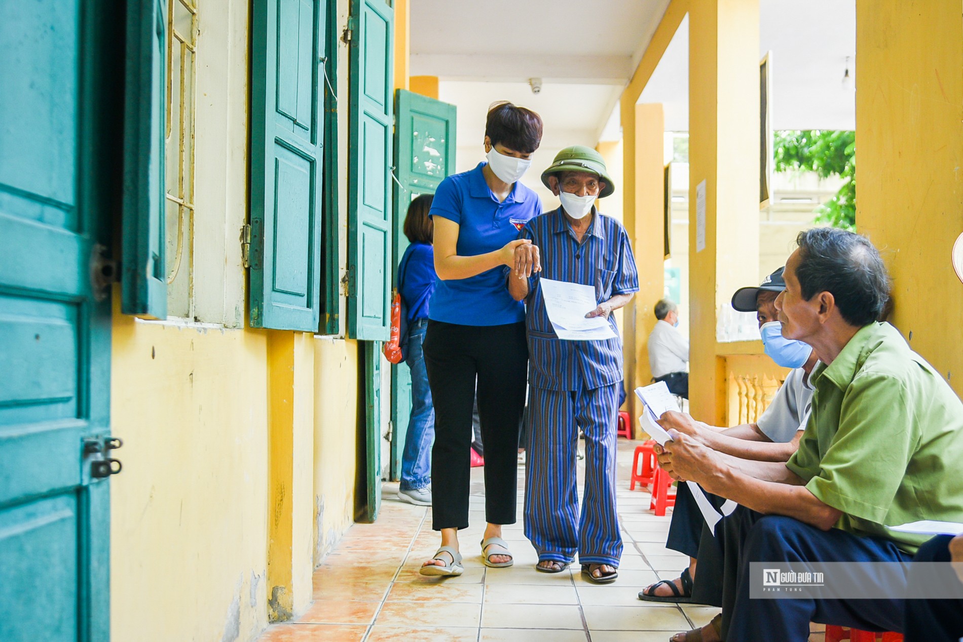 Sự kiện - Hà Nội: Khám bệnh, phát thuốc cho 600 người dân có hoàn cảnh khó khăn (Hình 2).