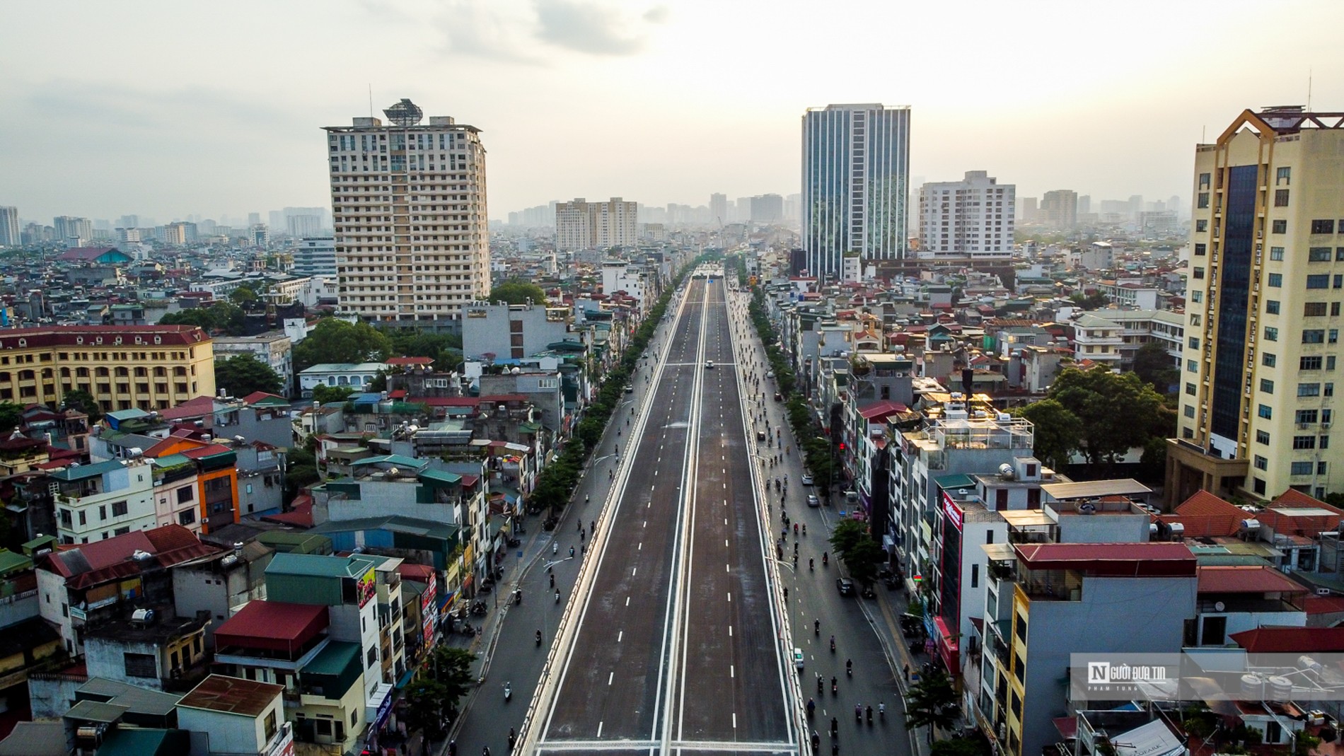 Dân sinh - Hà Nội: Diện mạo đường Vành đai 2 trước ngày hợp long nhịp cuối (Hình 2).