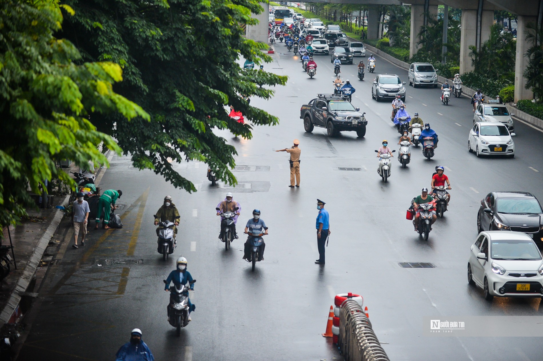 Dân sinh - Hà Nội: Nhiều xe sai làn ngày đầu đường Nguyễn Trãi lắp dải phân cách (Hình 4).