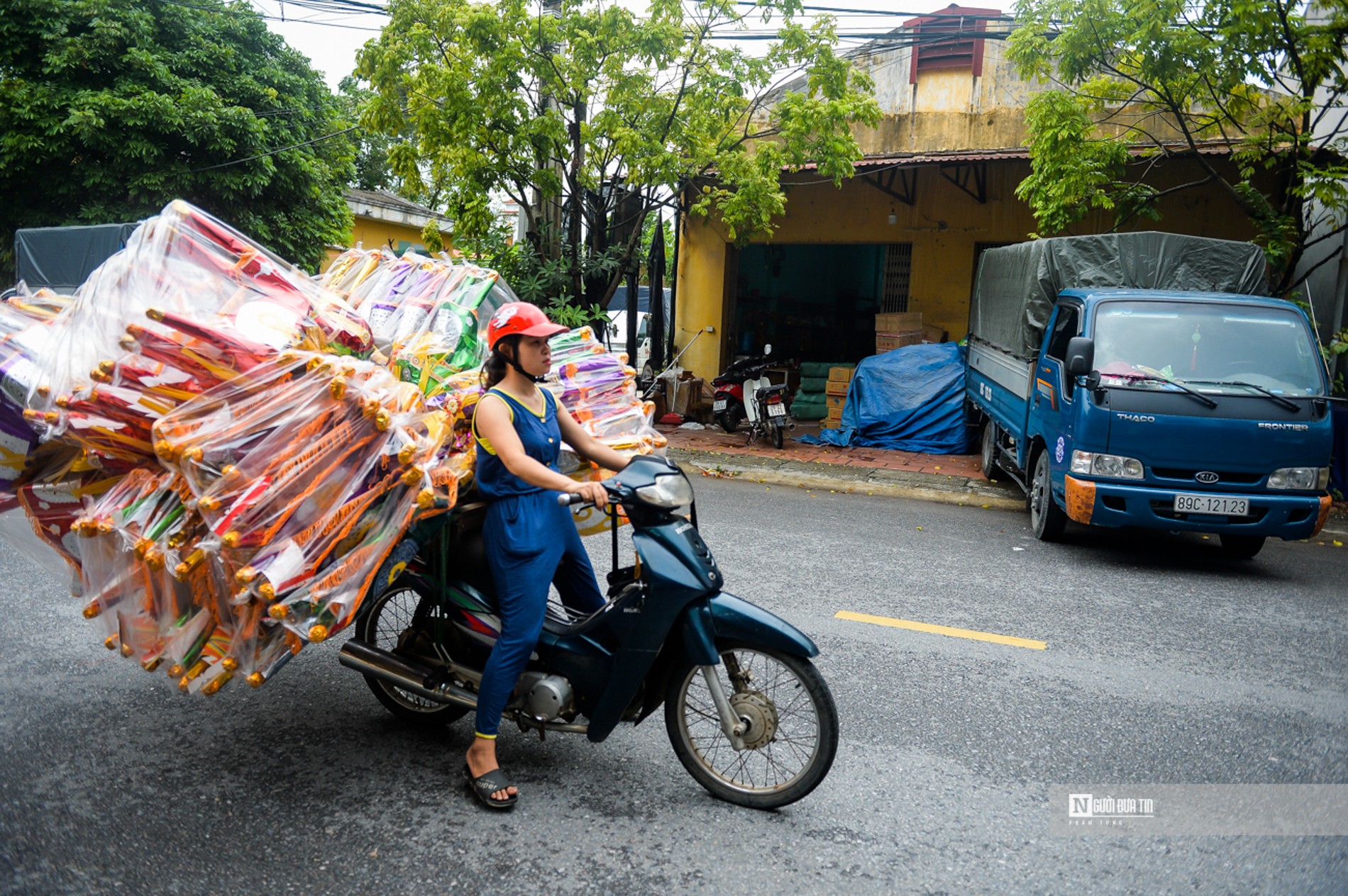 Dân sinh - 'Thủ phủ' vàng mã nhộn nhịp trước rằm tháng 7 (Hình 3).