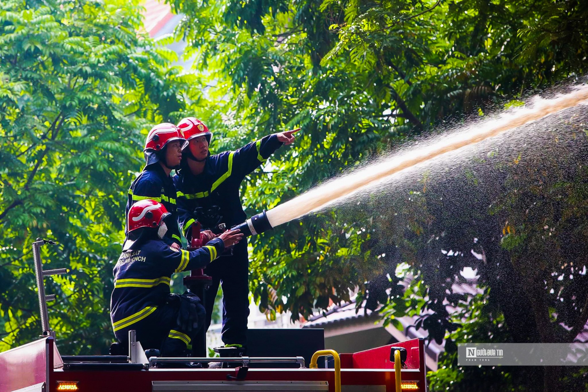 Dân sinh - Hà Nội: Cháy lớn biệt thự trong KĐT Pháp Vân, một chiến sĩ bị thương (Hình 8).