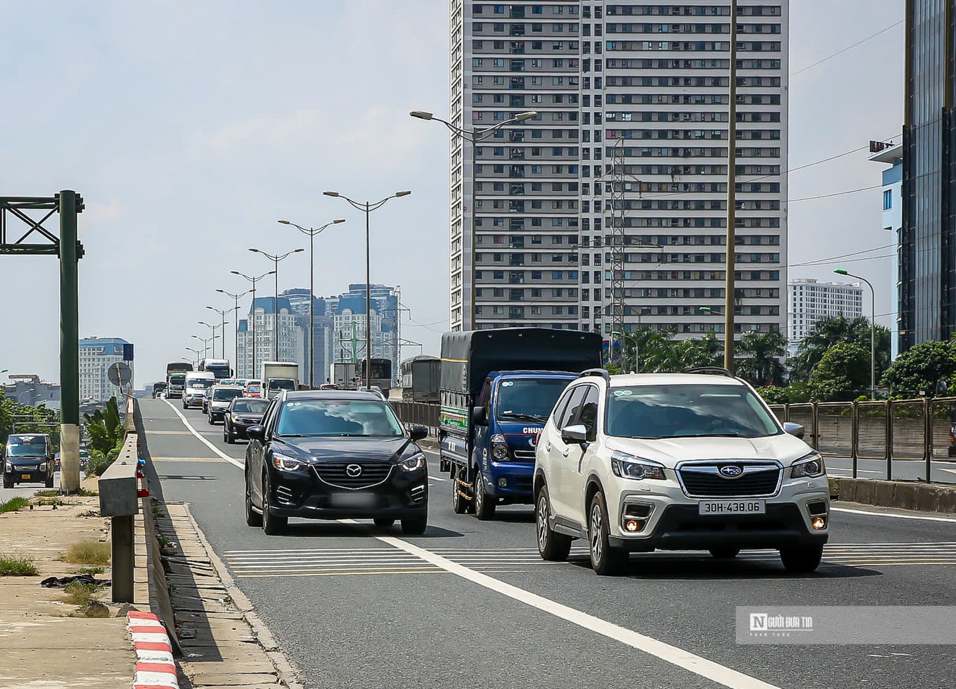 Dân sinh - Hà Nội: Xử phạt nhiều phương tiện đi vào làn khẩn cấp đường Vành Đai 3 (Hình 5).