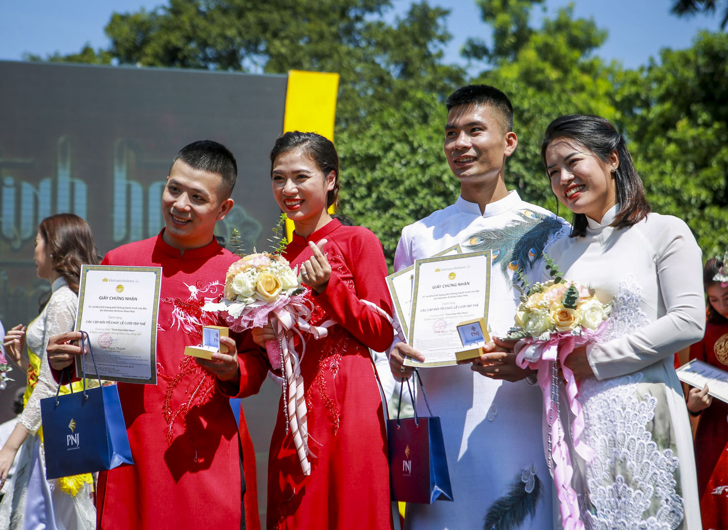 Văn hoá - Hà Nội: Tổ chức đám cưới tập thể trên phố đi bộ Hoàn Kiếm (Hình 6).