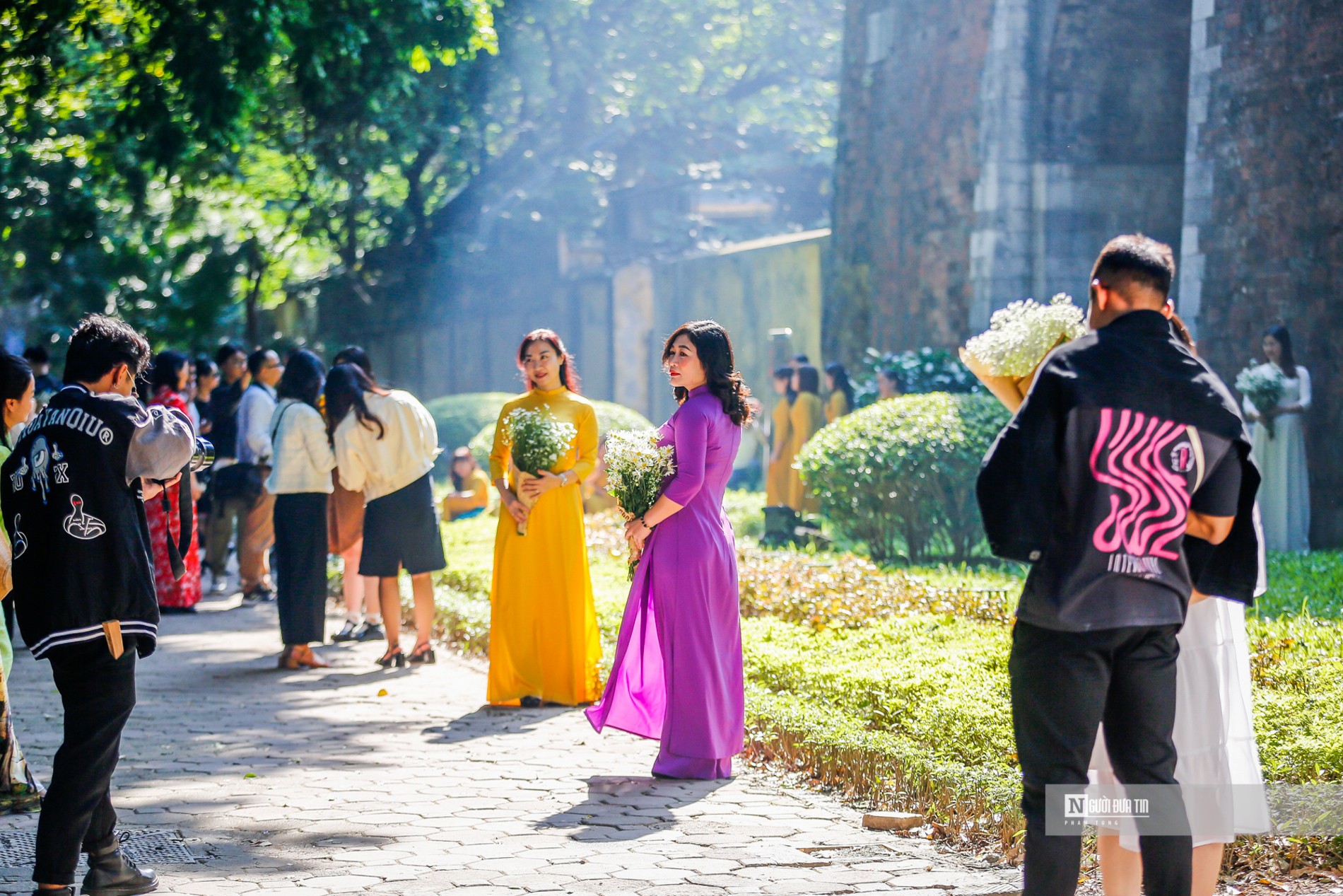 Dân sinh - Hà Nội: Người dân ùn ùn check in trên phố Phan Đình Phùng (Hình 2).