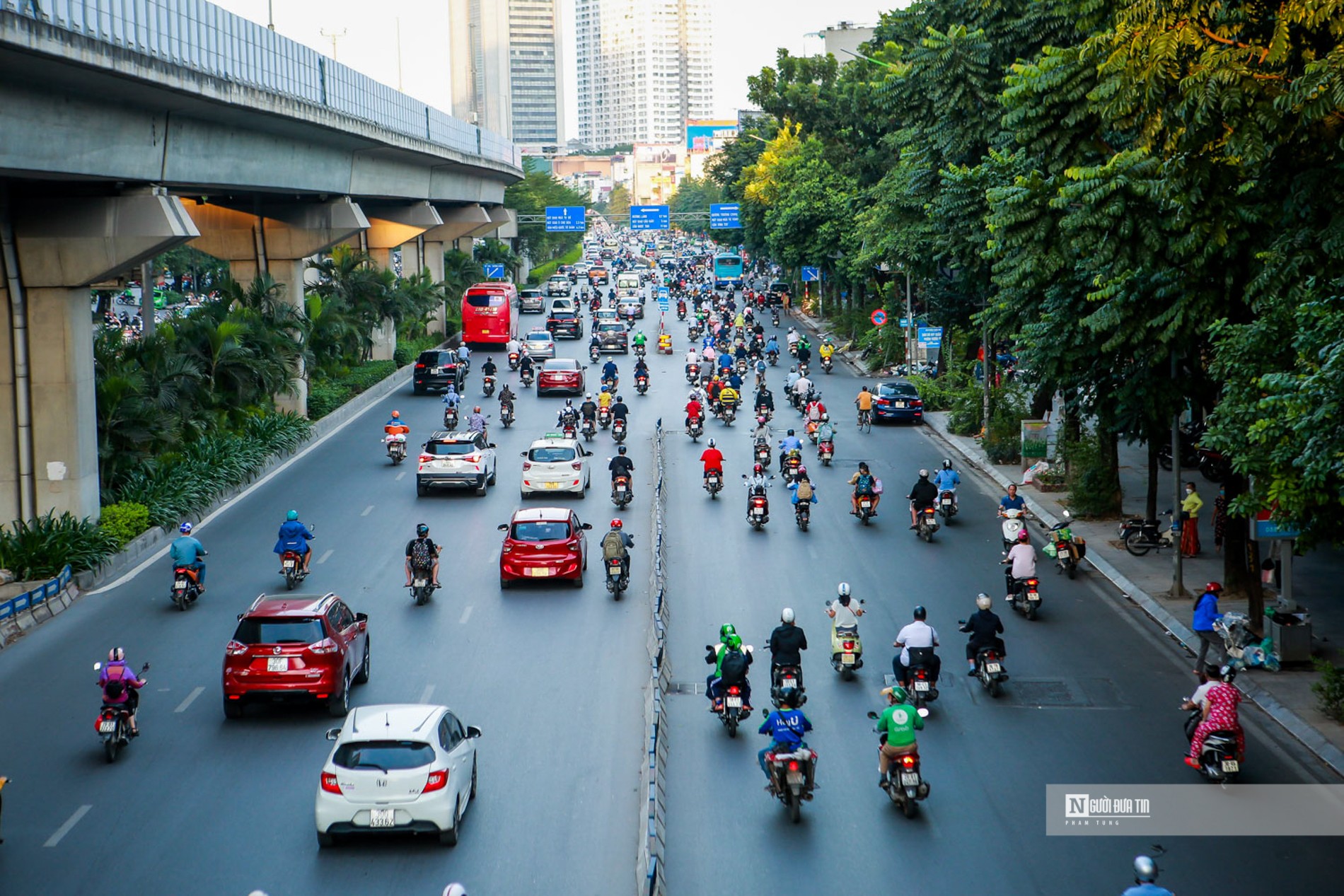 Dân sinh - Đường Nguyễn Trãi phân làn 'có cũng như không', giao thông hỗn loạn (Hình 2).