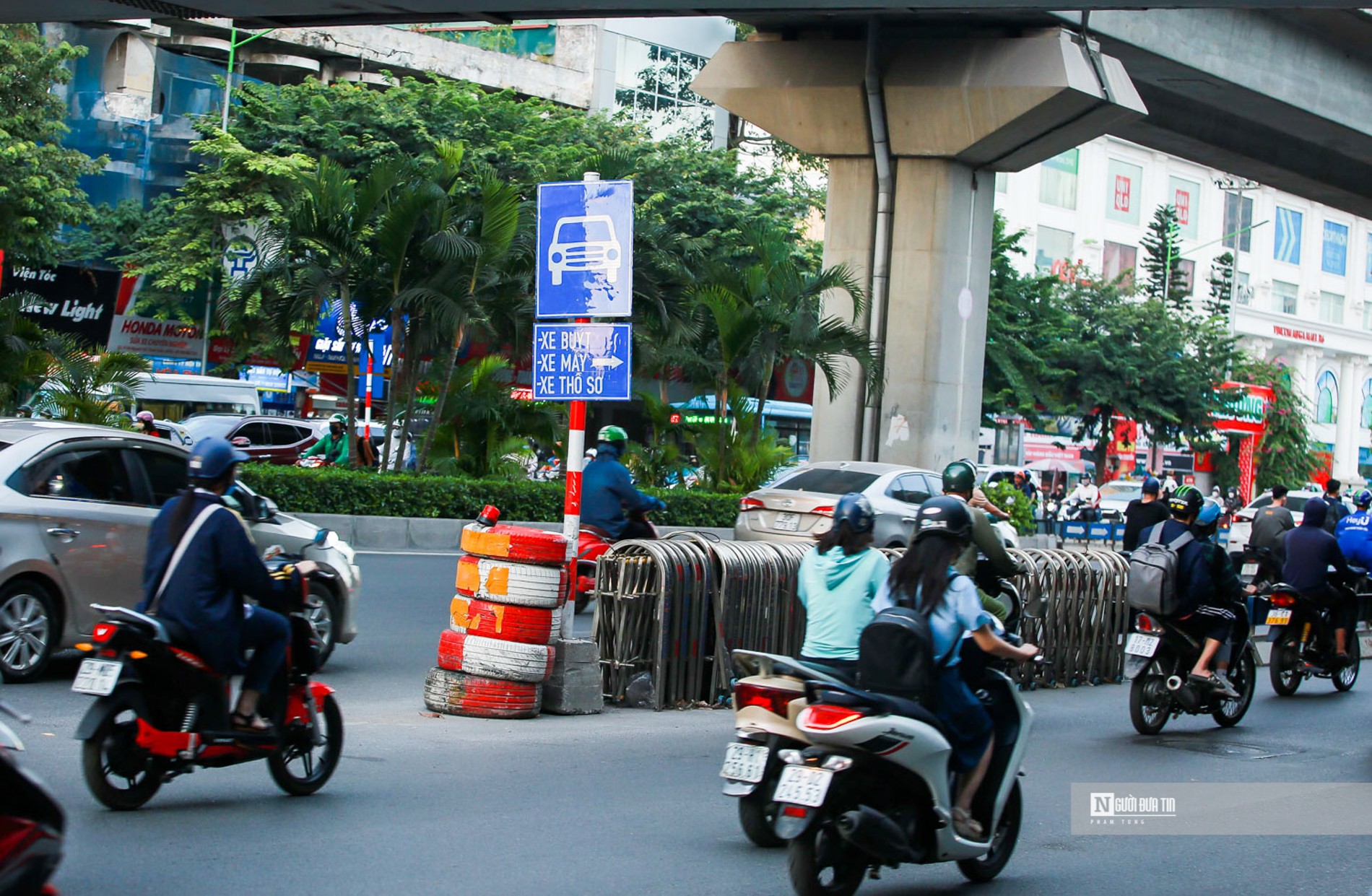 Dân sinh - Đường Nguyễn Trãi phân làn 'có cũng như không', giao thông hỗn loạn (Hình 5).