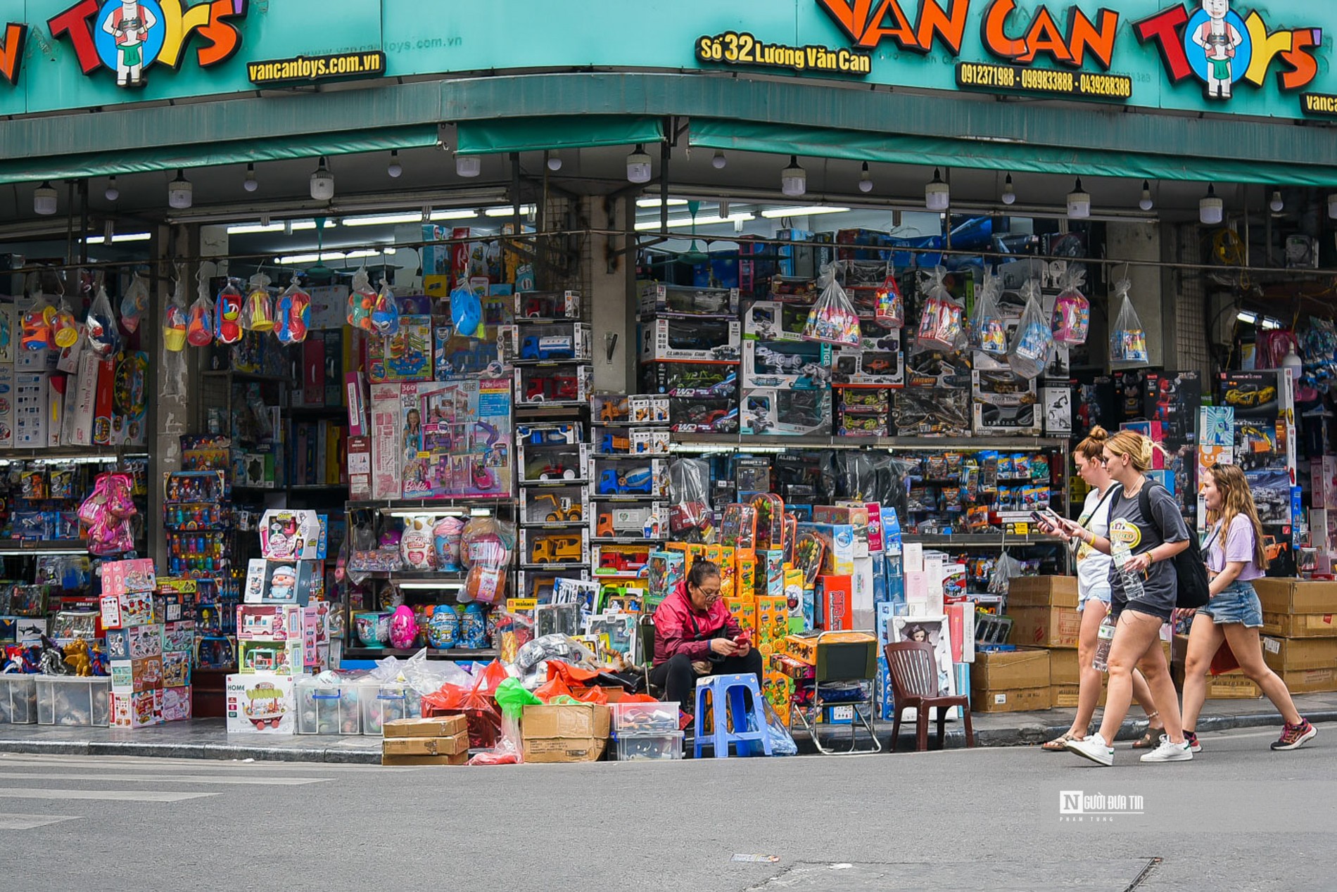 Dân sinh - Muôn kiểu lấn chiếm vỉa hè ở Hà Nội (Hình 6).