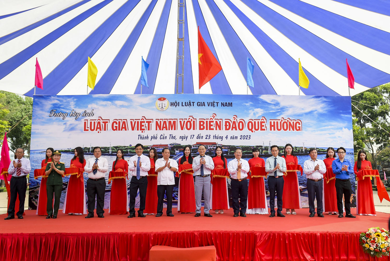 Tiêu điểm - Khai mạc tuần lễ “Luật gia Việt Nam với biển đảo quê hương” lần thứ 4 (Hình 7).