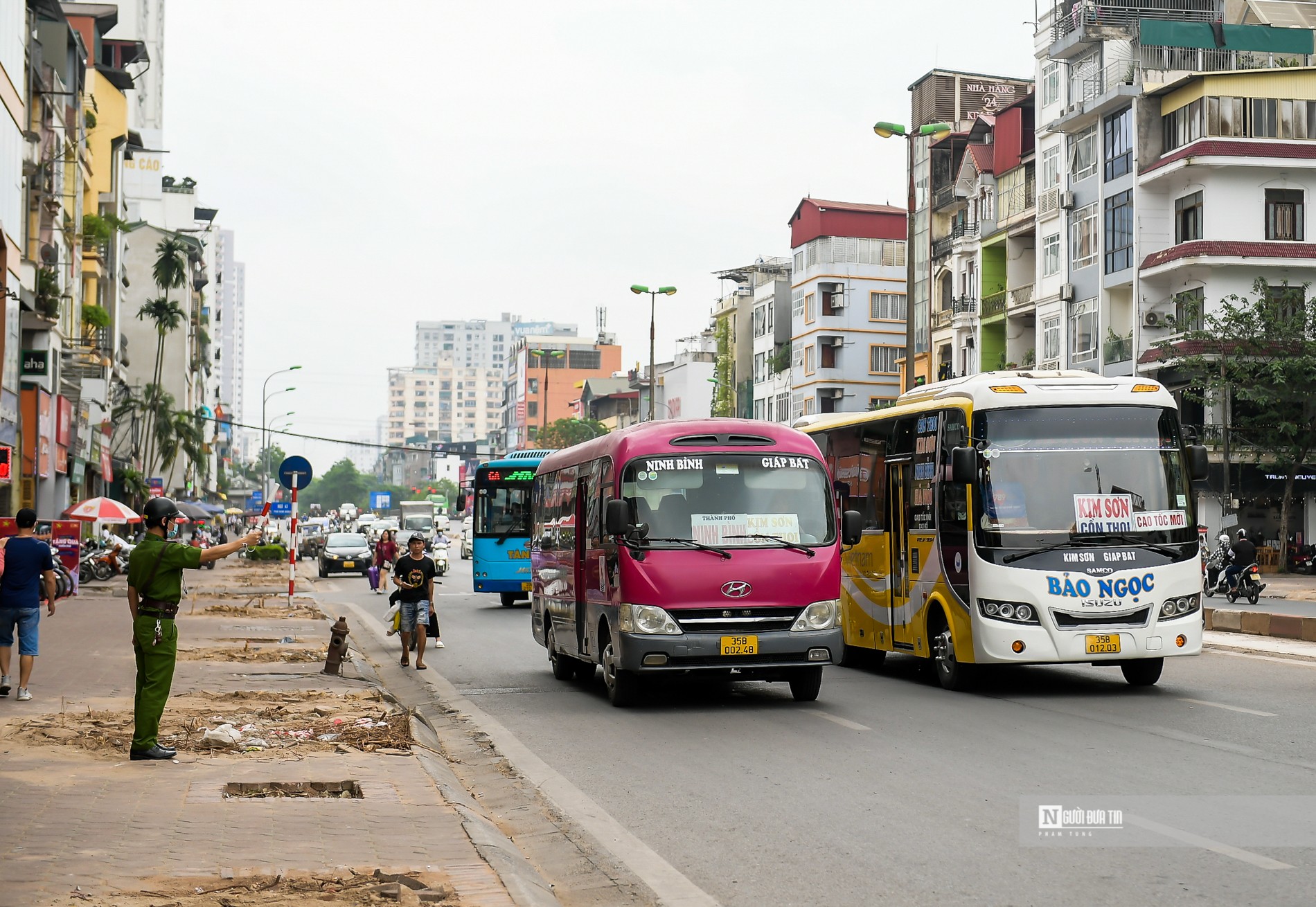 Dân sinh - Xe “rùa bò” đón khách, cửa ngõ Thủ đô ùn dài dịp nghỉ lễ 30/4 - 1/5 (Hình 5).