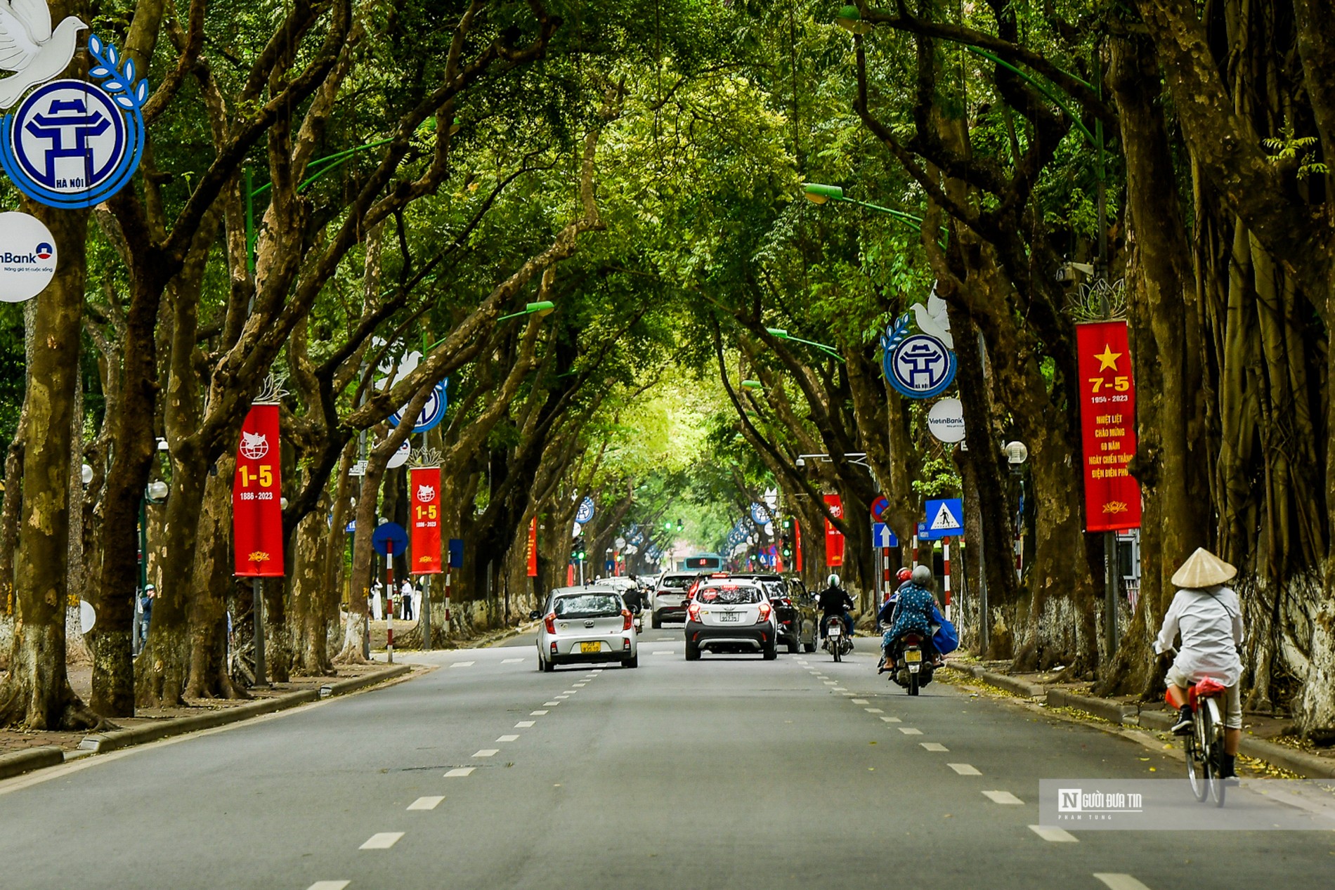 Văn hoá - Hà Nội rực sắc cờ hoa chào mừng ngày 30/4 – 1/5 (Hình 11).