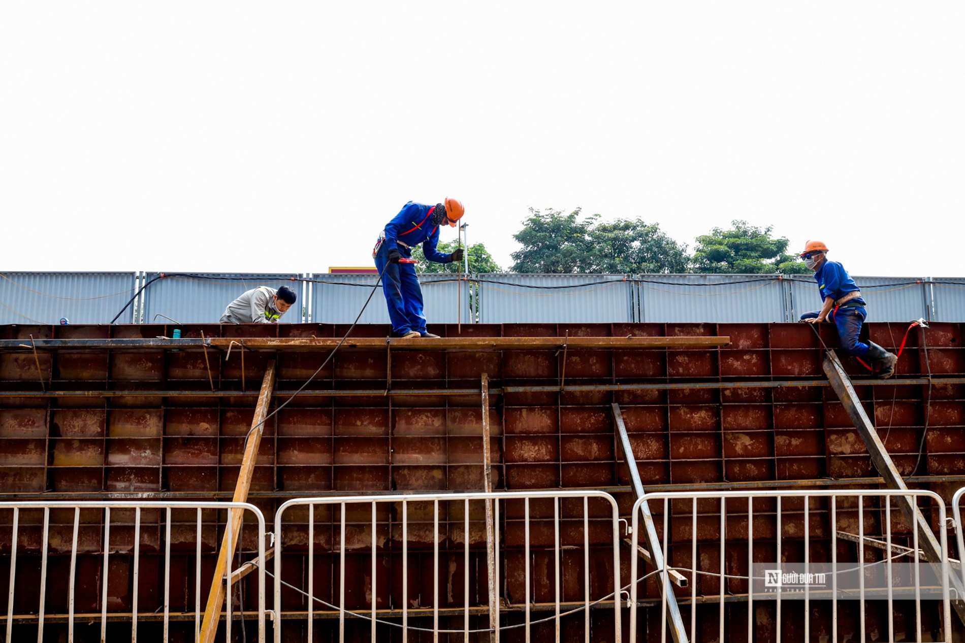 Dân sinh - Hà Nội: Hạ cốt đê mở rộng đường Âu Cơ - Nghi Tàm (Hình 4).