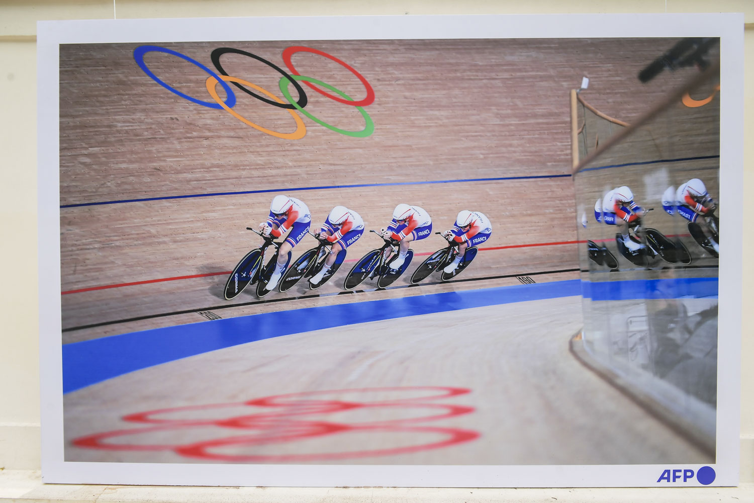 Văn hoá - Ngắm những tác phẩm ấn tượng qua các kỳ Olympic tại Hà Nội (Hình 14).