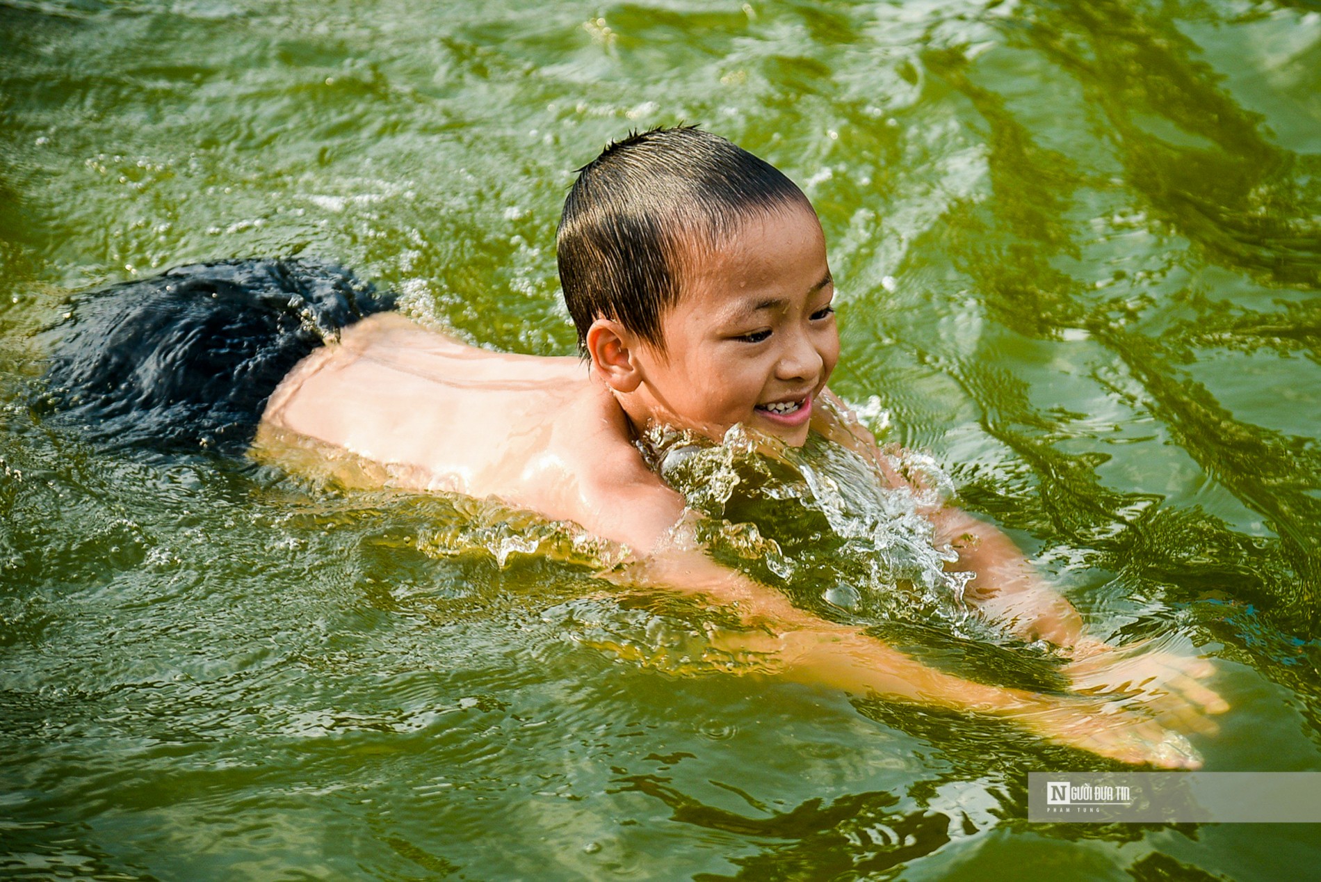 Dân sinh - Người dân ngoại thành Thủ đô biến ao nước thành bể bơi tiền tỷ (Hình 9).