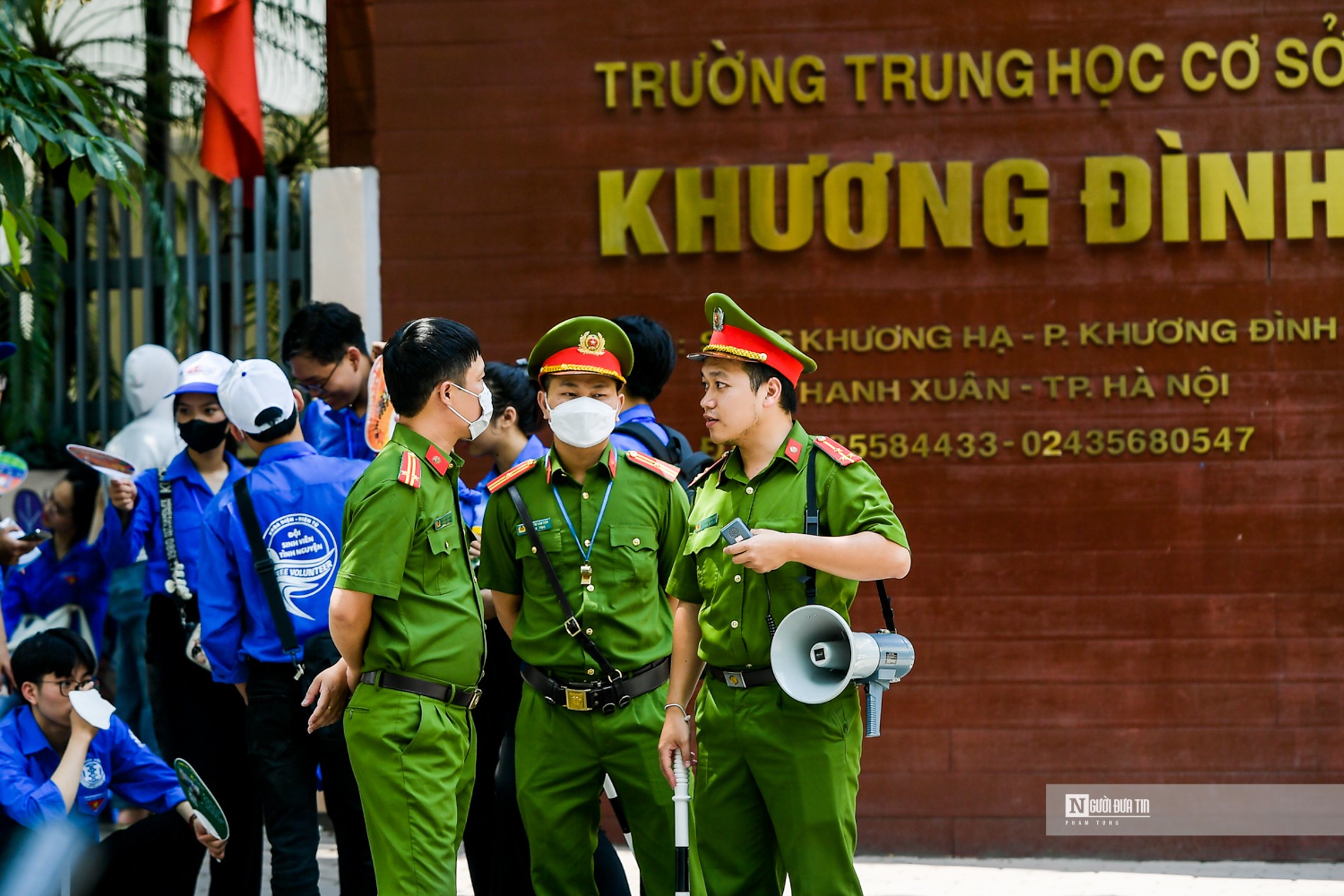 Giáo dục - Hà Nội: An ninh được thắt chặt trong ngày đầu thi vào lớp 10 (Hình 2).