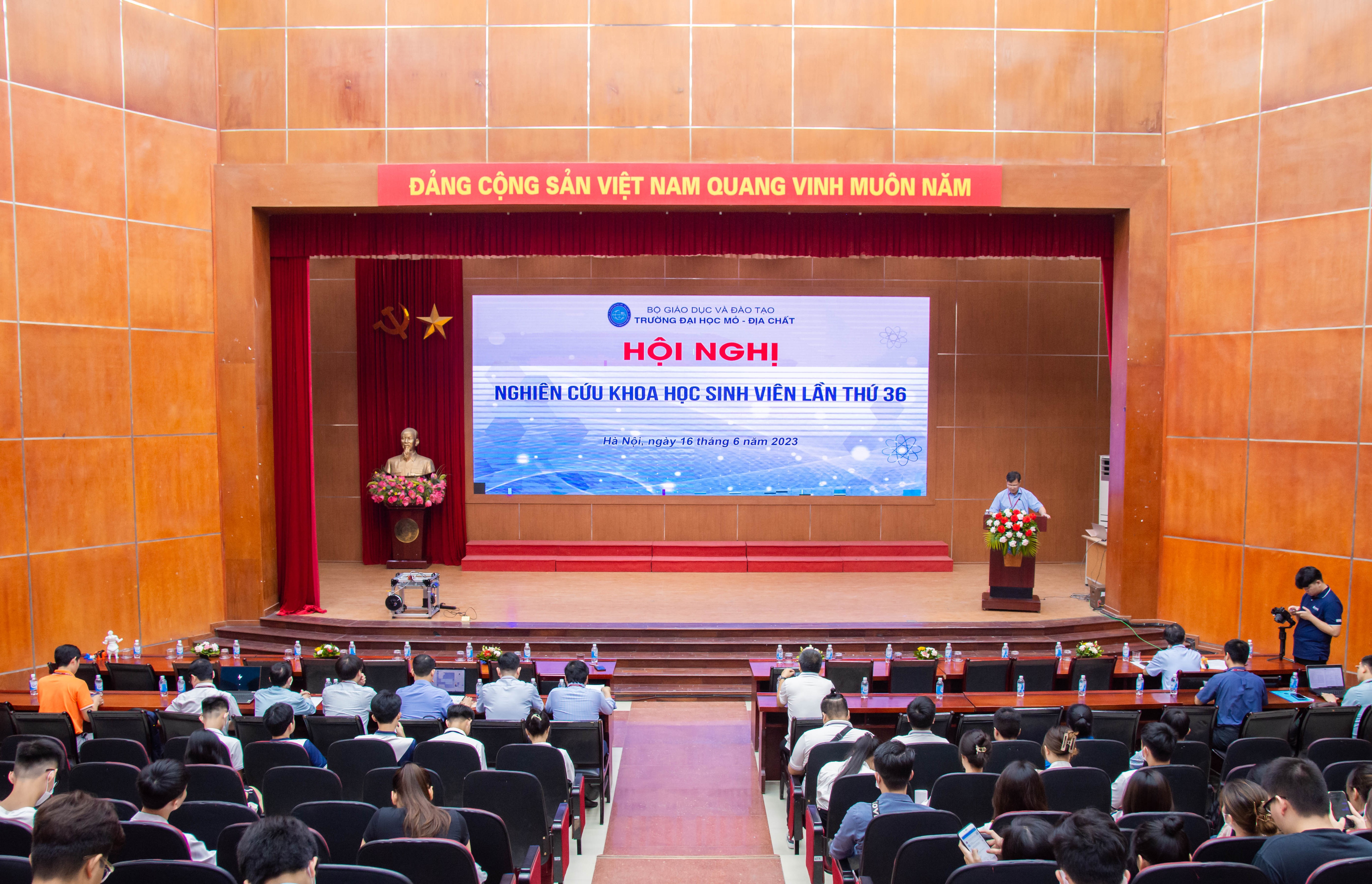 Giáo dục - Đẩy mạnh nghiên cứu khoa học của sinh viên