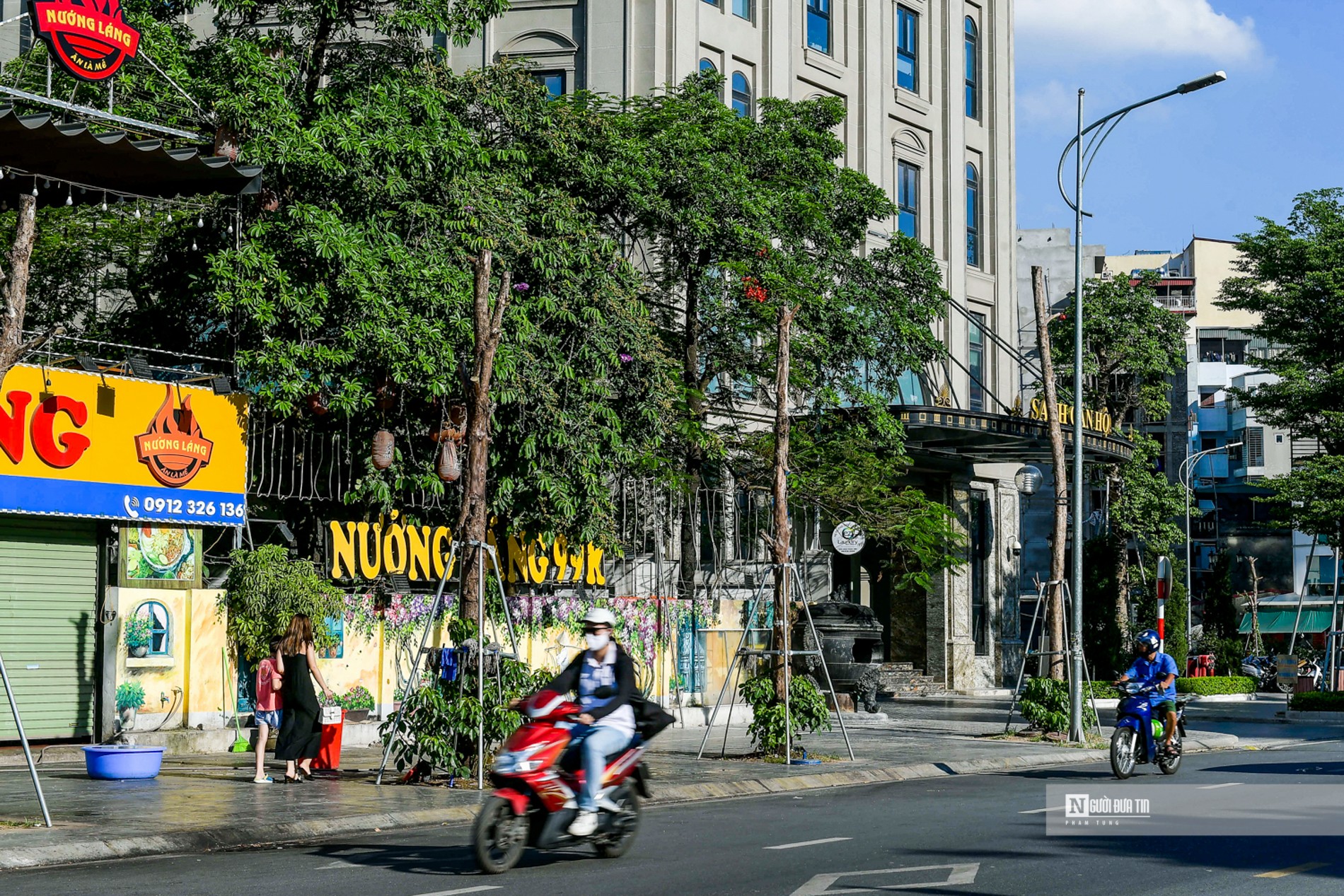 Dân sinh - Hà Nội: Loạt cây xanh chết khô trên đường Huỳnh Thúc Kháng kéo dài (Hình 5).