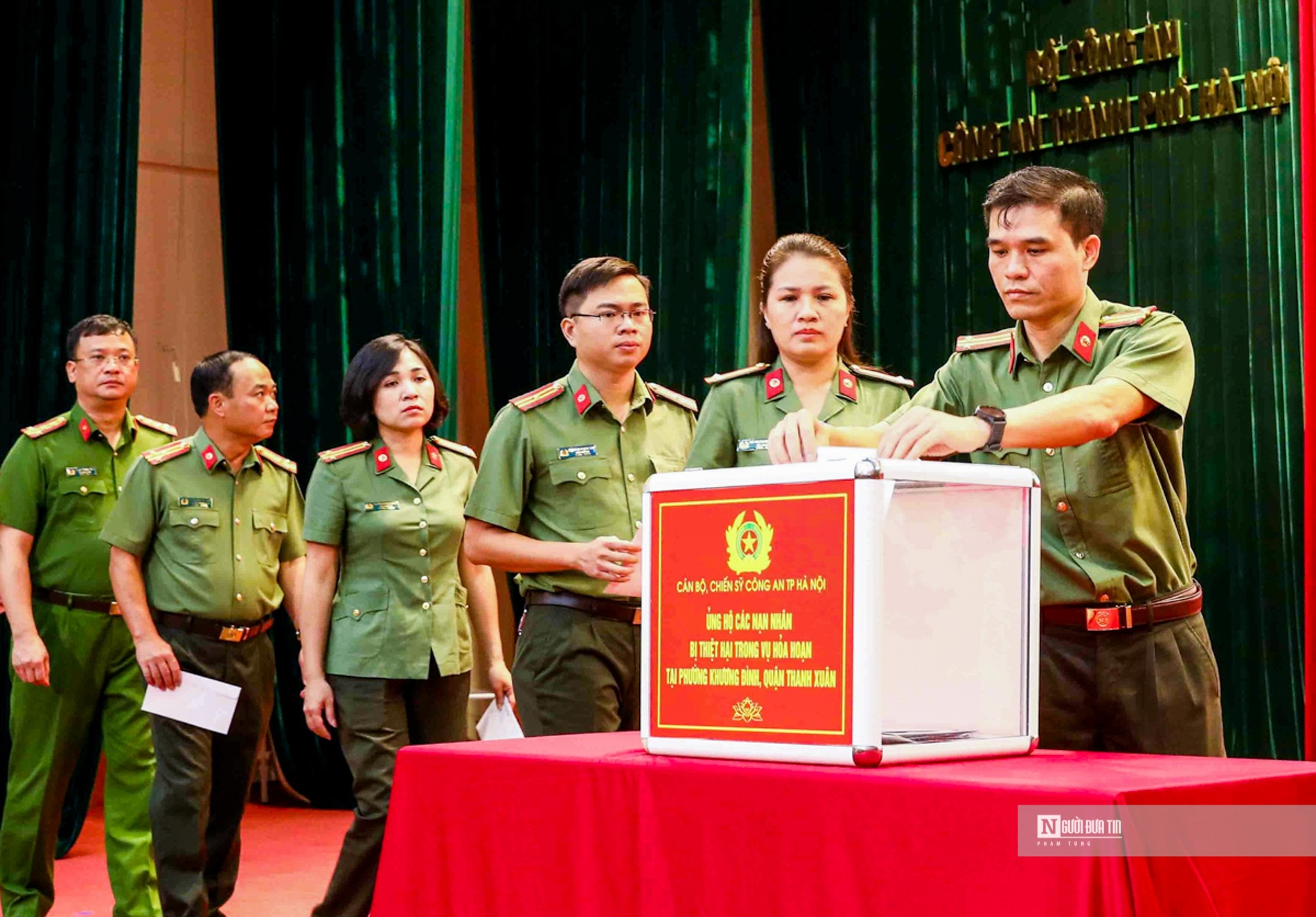 Dân sinh - Công an Hà Nội ủng hộ nạn nhân vụ cháy chung cư mini 500 triệu đồng (Hình 6).