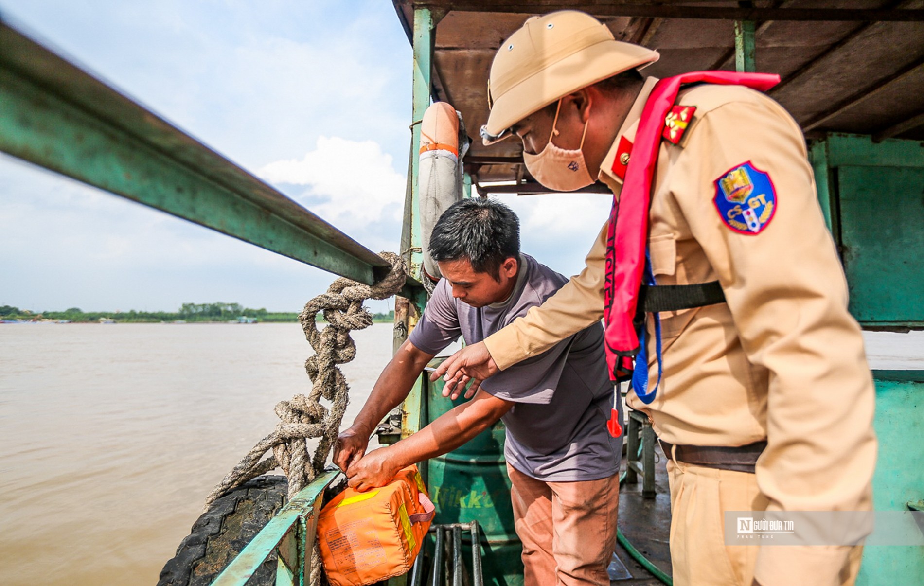 Dân sinh - Hà Nội: Tăng cường kiểm soát phương tiện đường thủy trước mùa mưa bão (Hình 4).