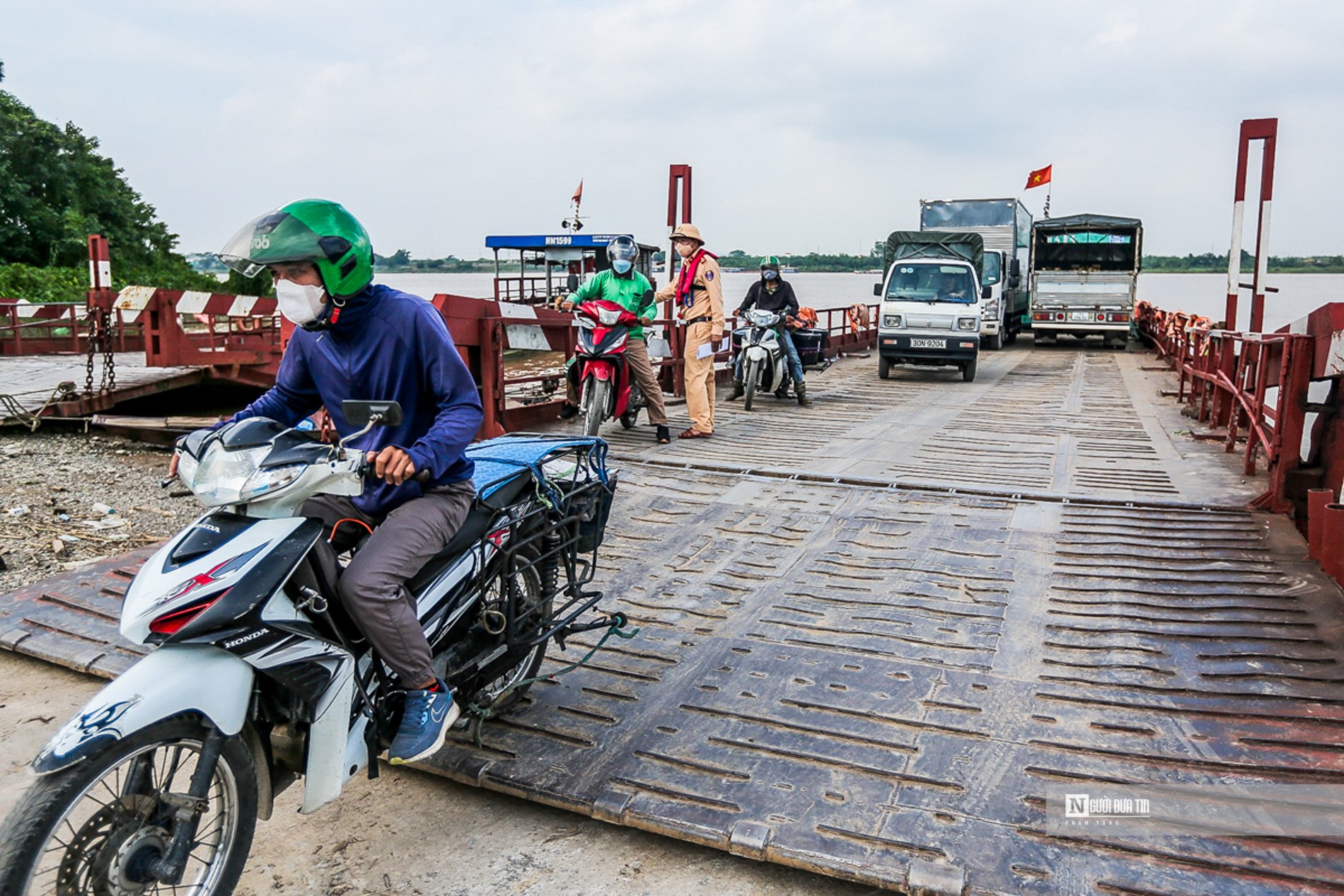 Dân sinh - Hà Nội: Tăng cường kiểm soát phương tiện đường thủy trước mùa mưa bão (Hình 9).