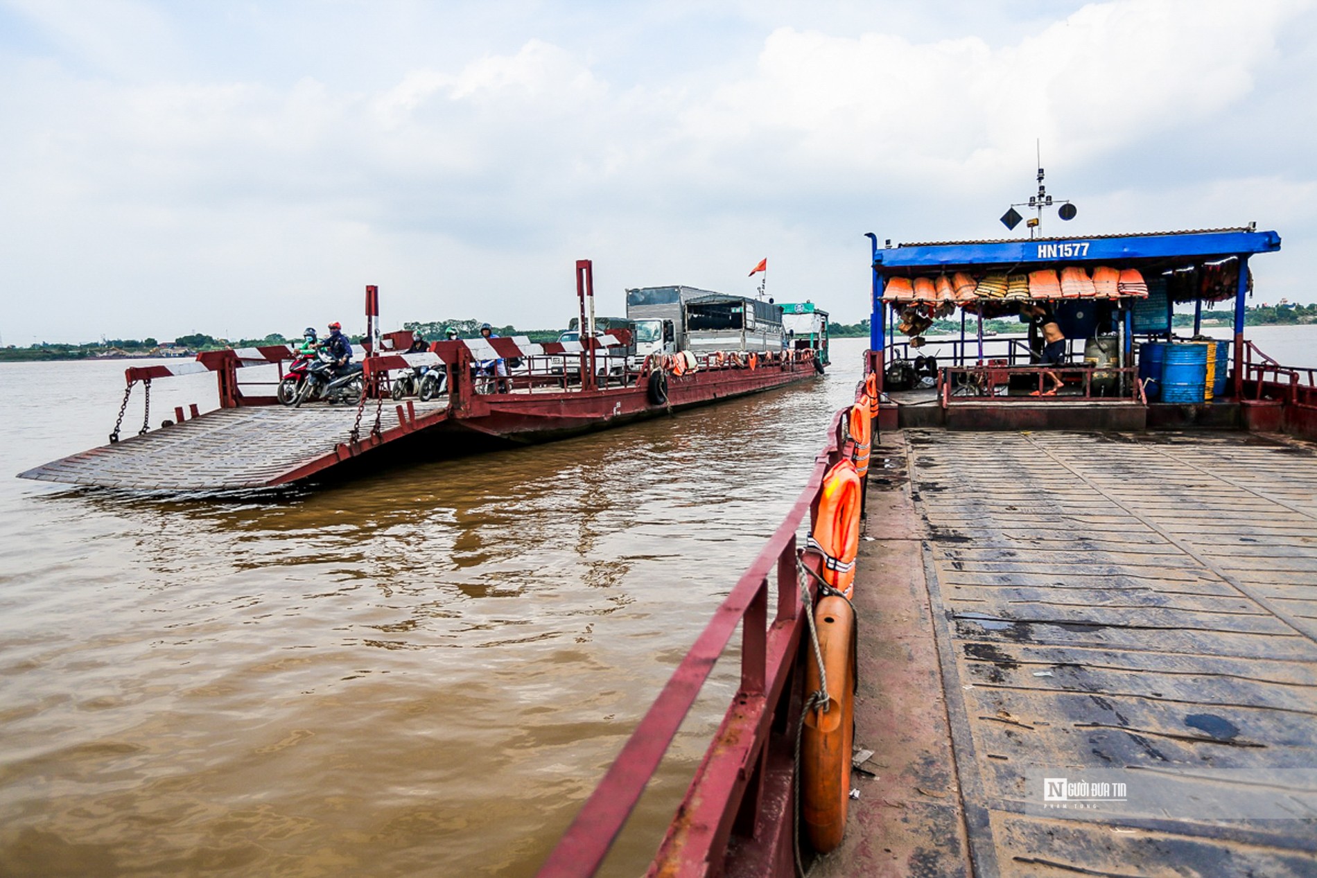 Dân sinh - Hà Nội: Tăng cường kiểm soát phương tiện đường thủy trước mùa mưa bão (Hình 2).