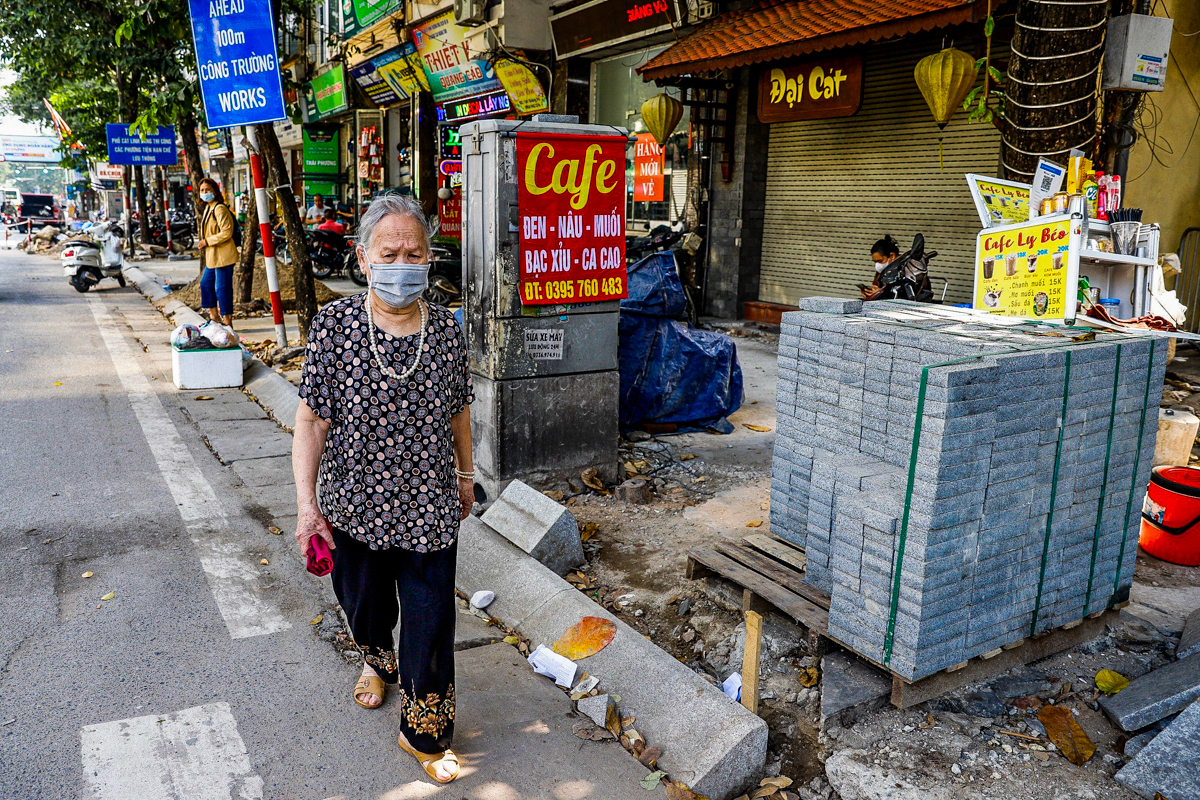 Dân sinh - Đến hẹn lại lên, Hà Nội ngổn ngang lát đá vỉa hè dịp cuối năm (Hình 7).