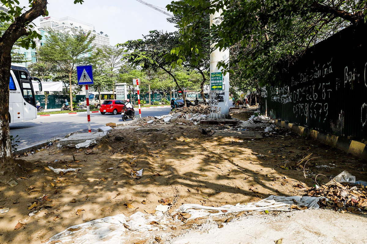 Dân sinh - Đến hẹn lại lên, Hà Nội ngổn ngang lát đá vỉa hè dịp cuối năm (Hình 12).