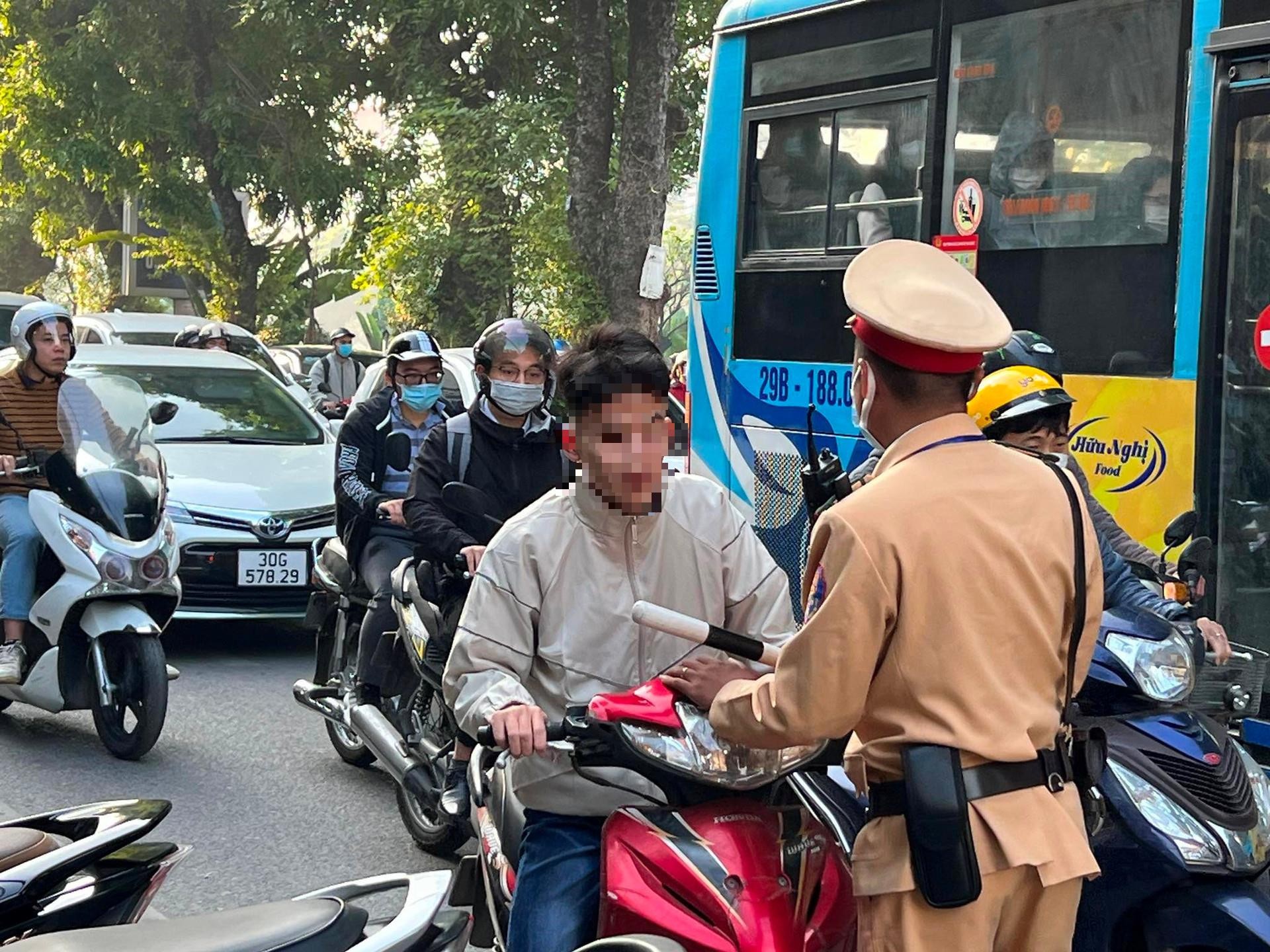 An ninh - Hình sự - Tiếp tục tăng cường xử lý học sinh, sinh viên vi phạm giao thông