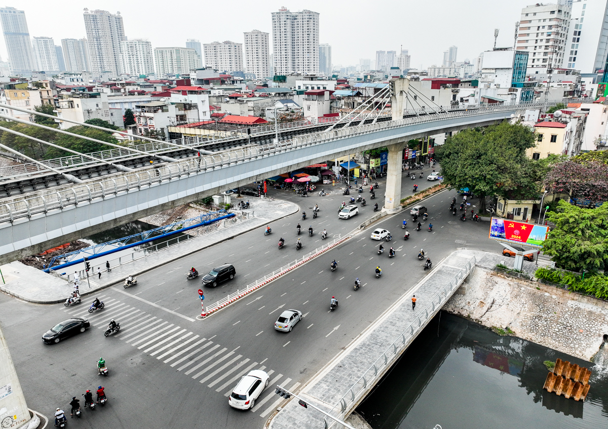 Dân sinh - Hiện trạng đoạn đường 3,44km được đề xuất làm với kinh phí 8.500 tỷ (Hình 8).